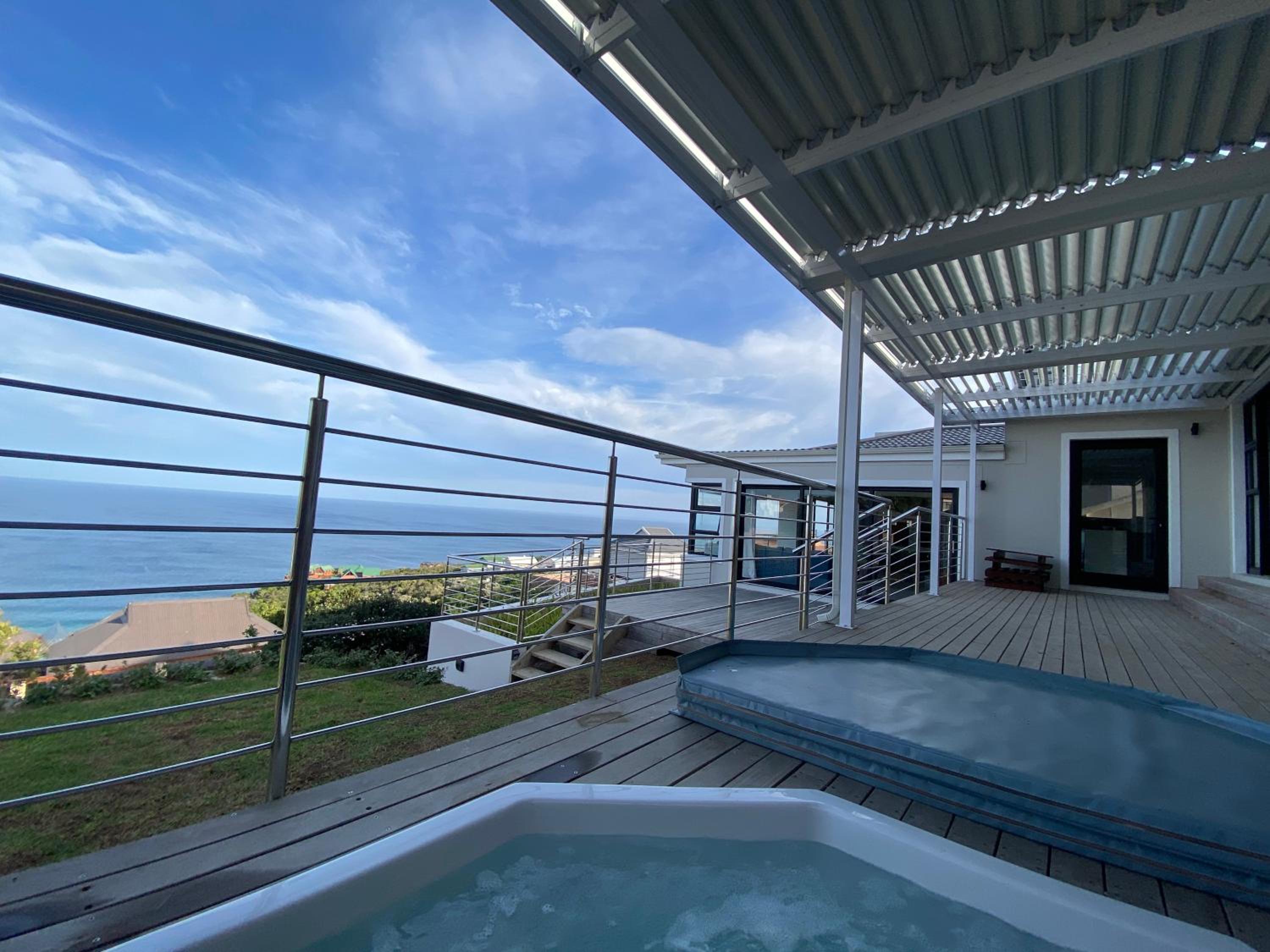 Five-Bedroom House - Photo 9