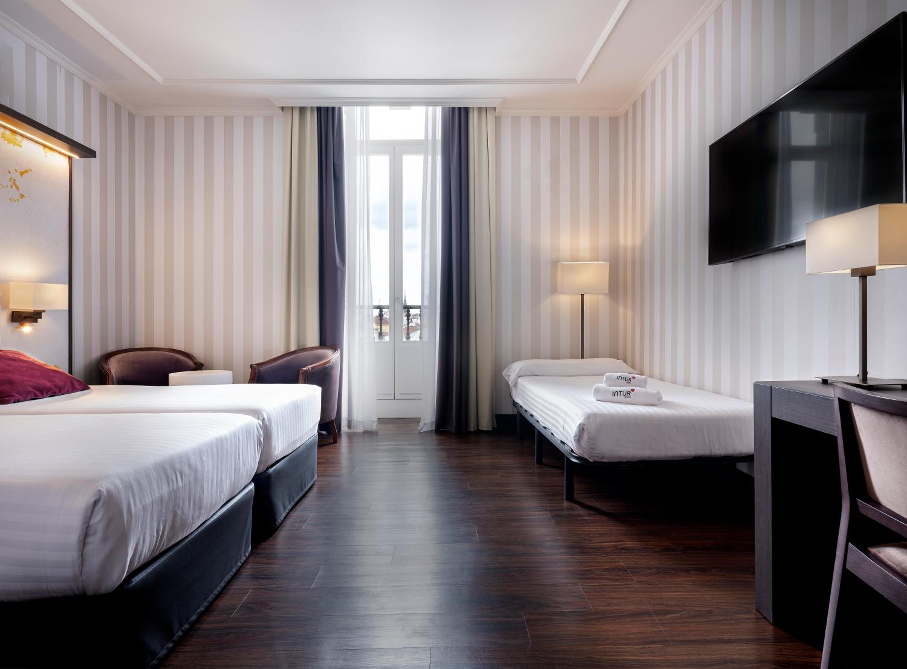 Habitación Doble o con Dos Camas con Cama Adicional