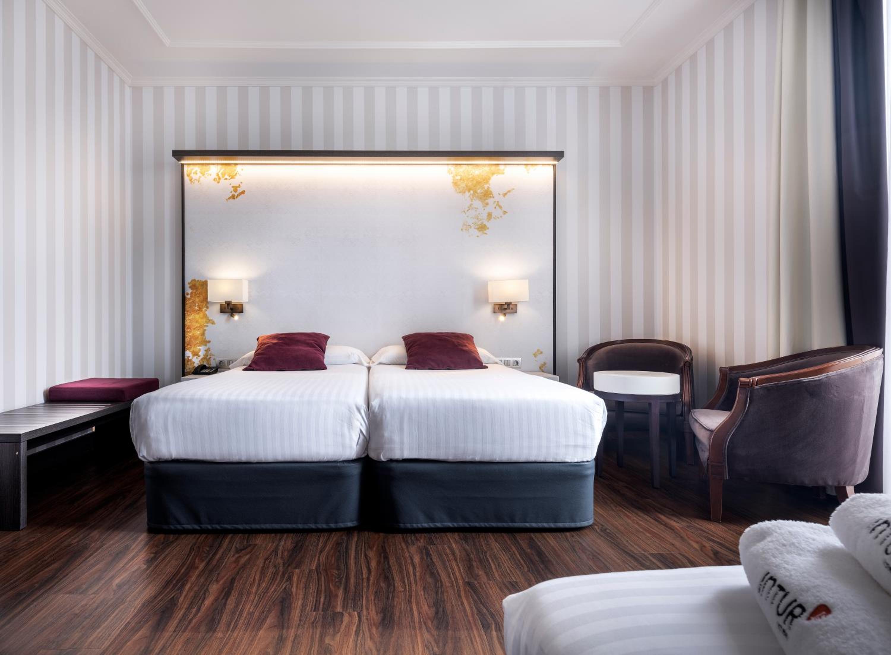 Double or Twin Room with Extra Bed photo 2