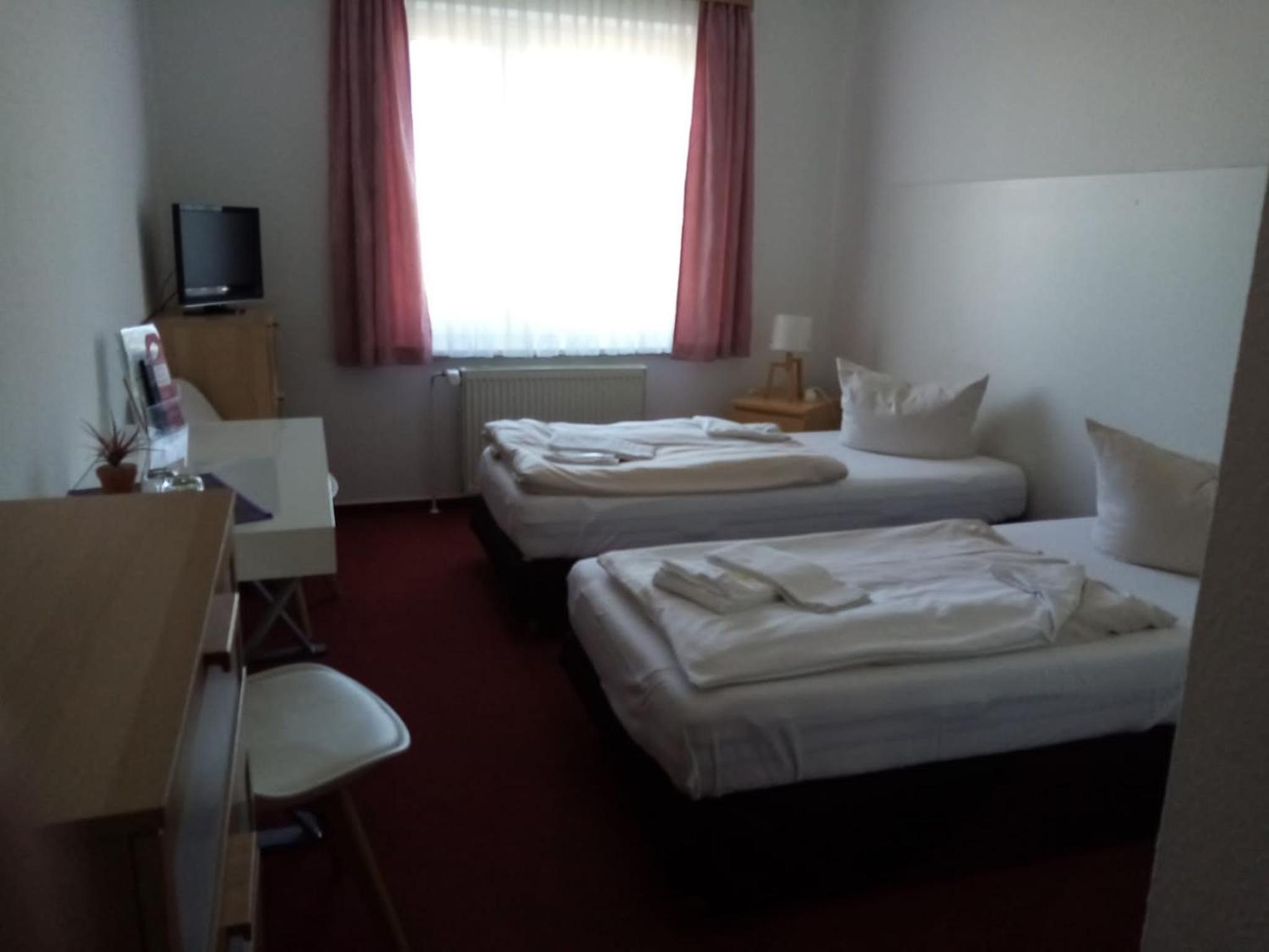 Single Room photo 2