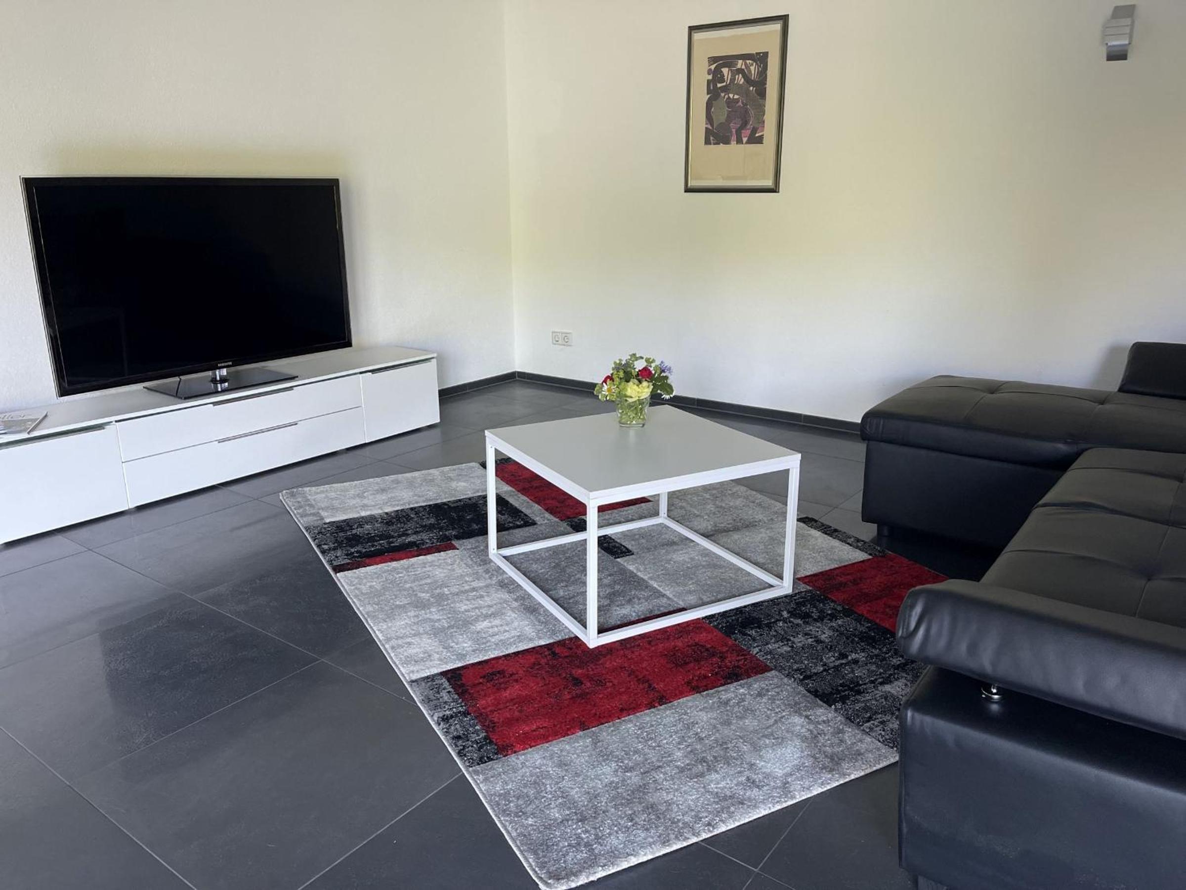One-Bedroom Apartment with Garden View photo 2