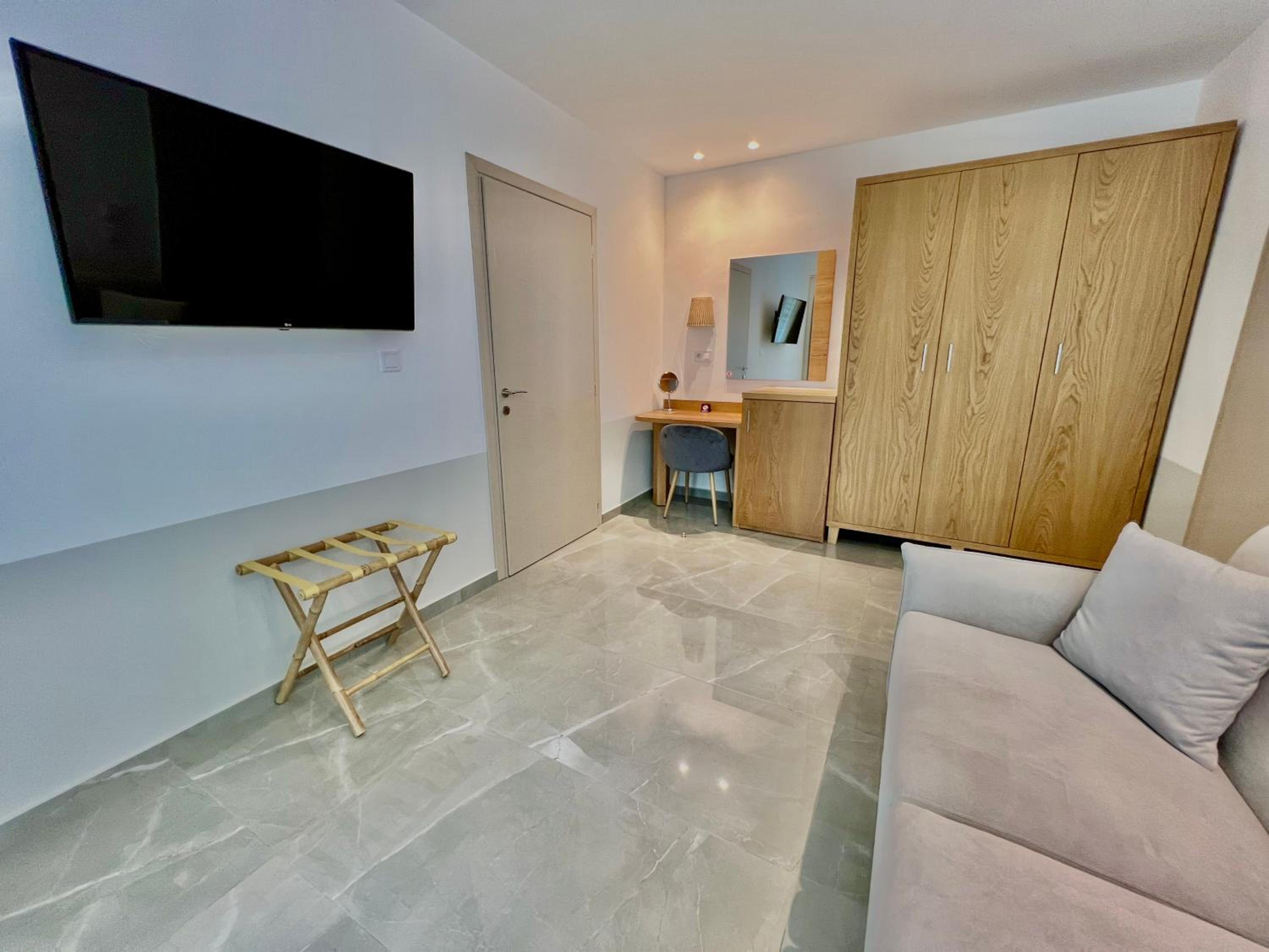 Two-Bedroom Suite photo 3