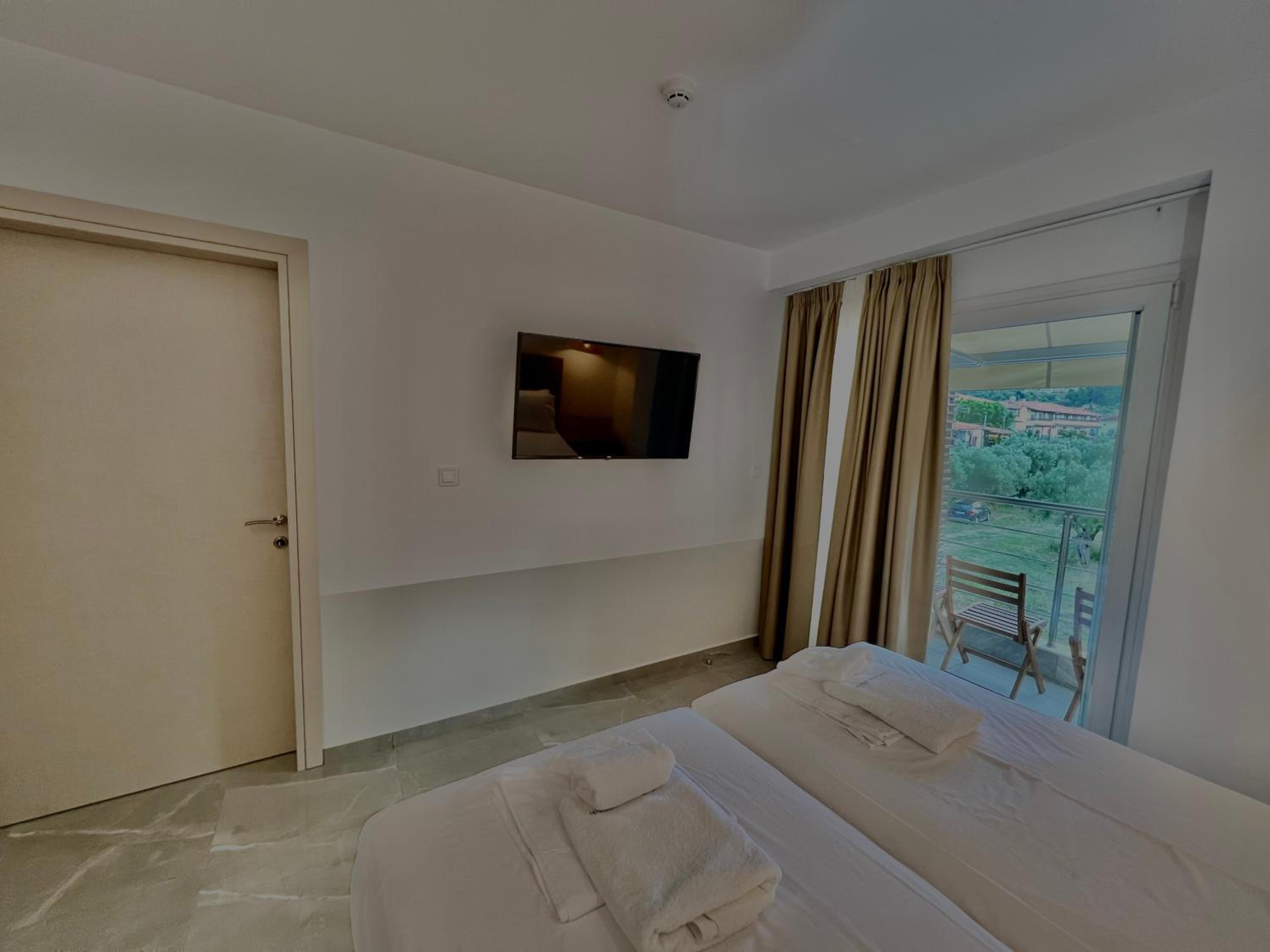 Two-Bedroom Suite photo 2