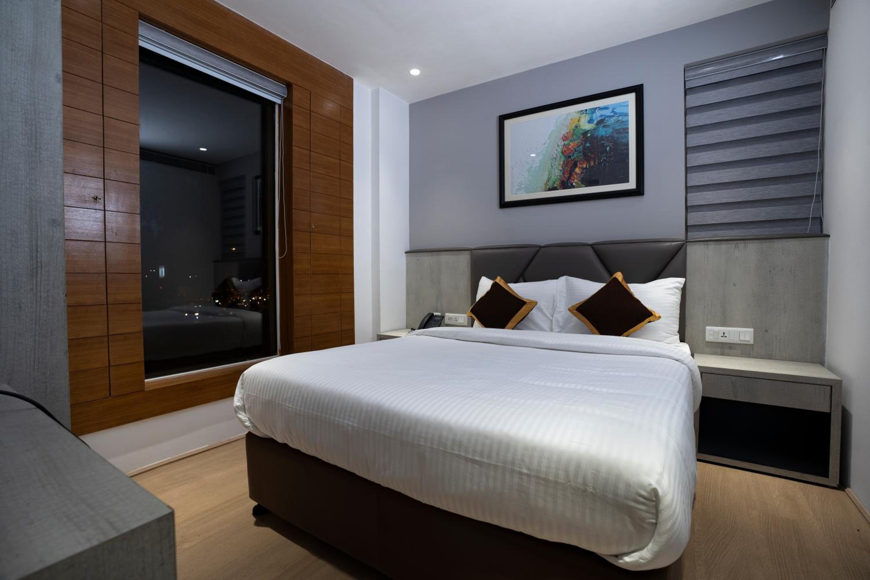 Deluxe Room - Photo 4