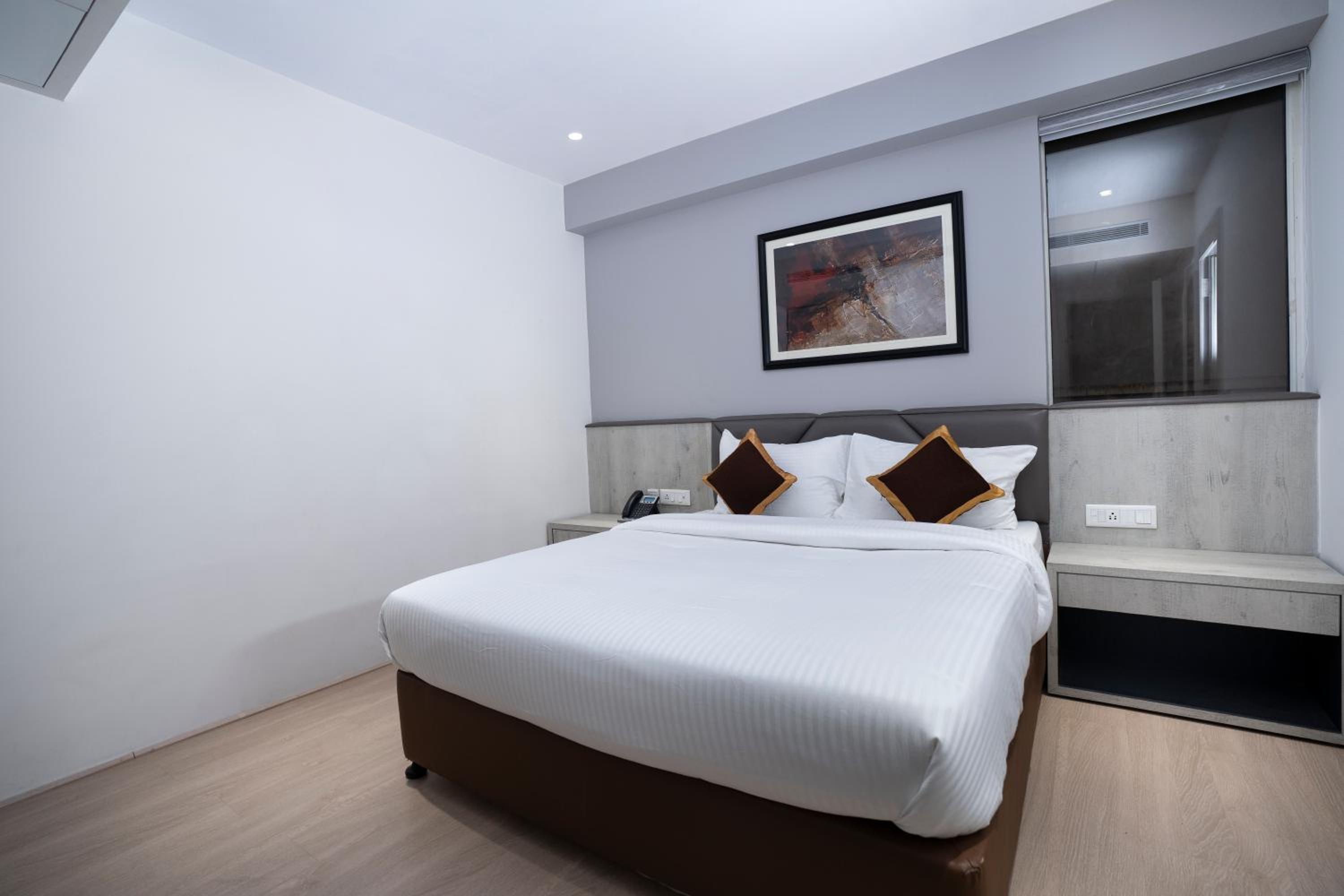 Standard Double Room - Photo 6
