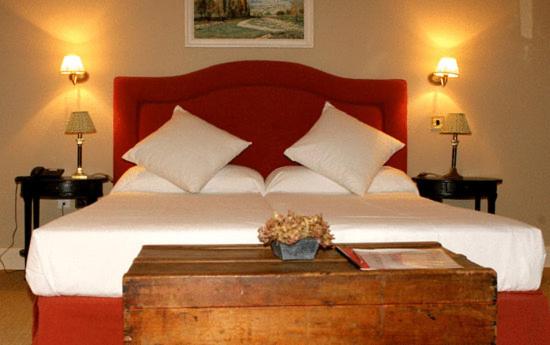 Double or Twin Room - Photo 5