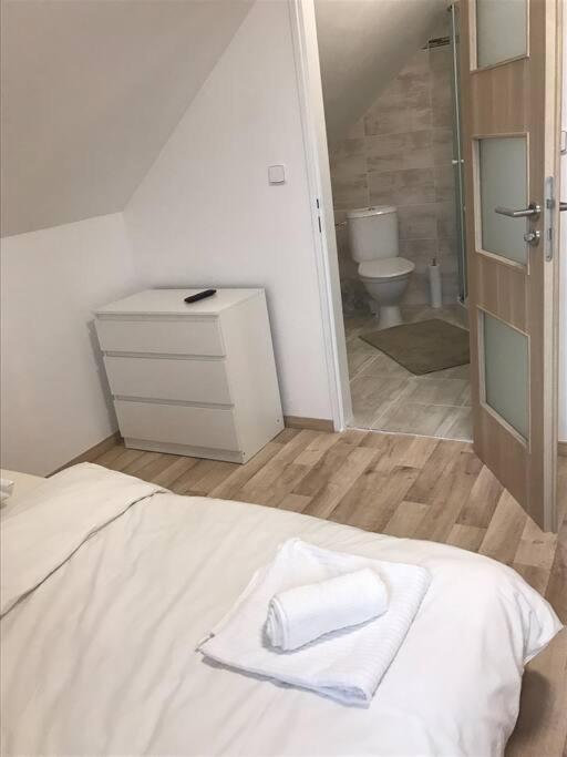 One-Bedroom Apartment - Photo 1