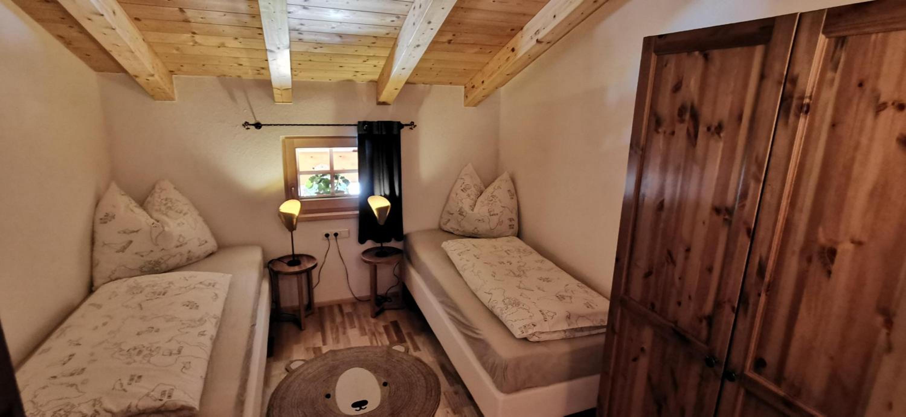 Three-Bedroom Apartment with Bath photo 1