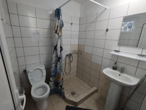 Triple Room with Private Bathroom photo 1