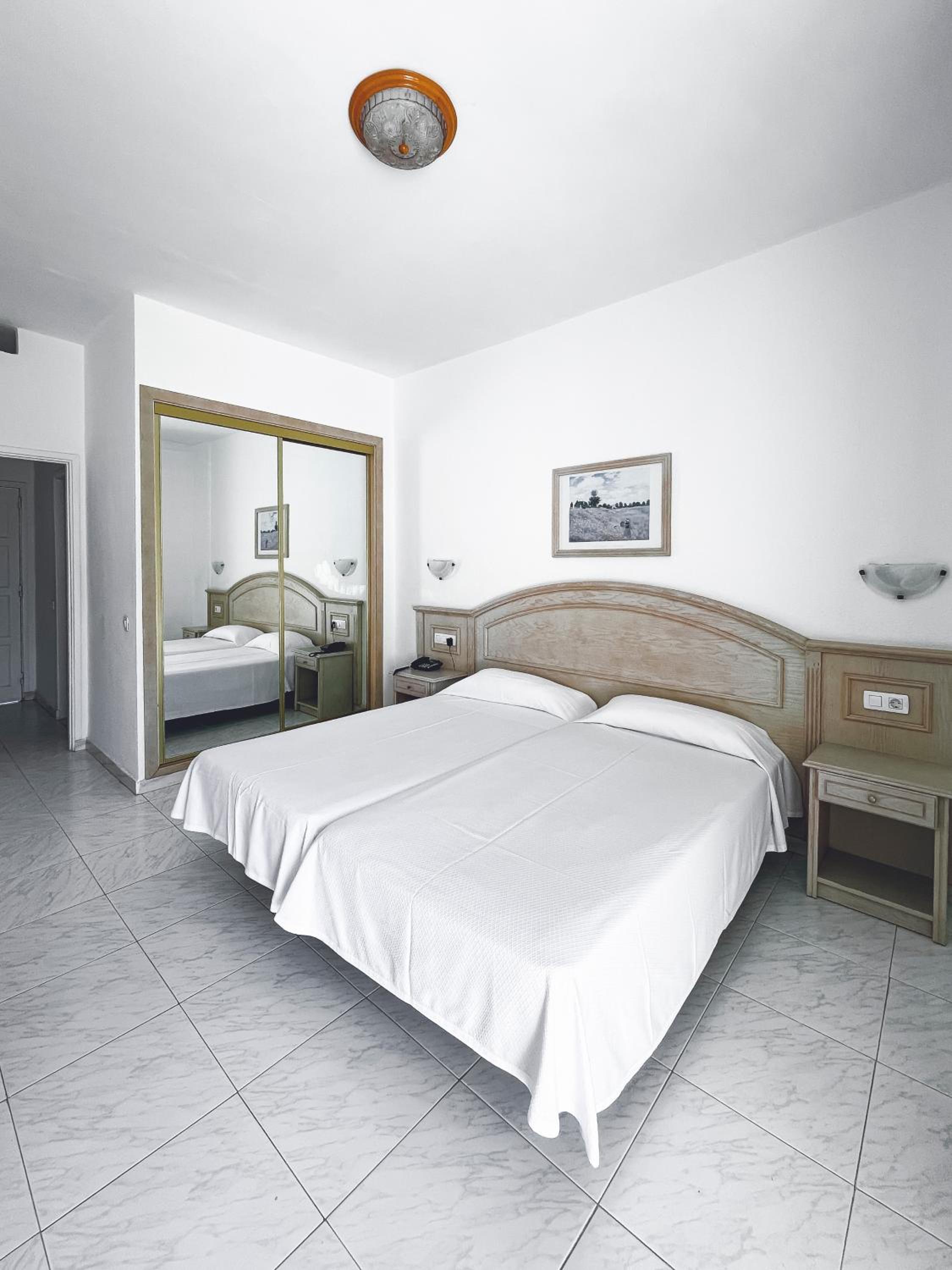 Studio (3 Adults) - Photo 10