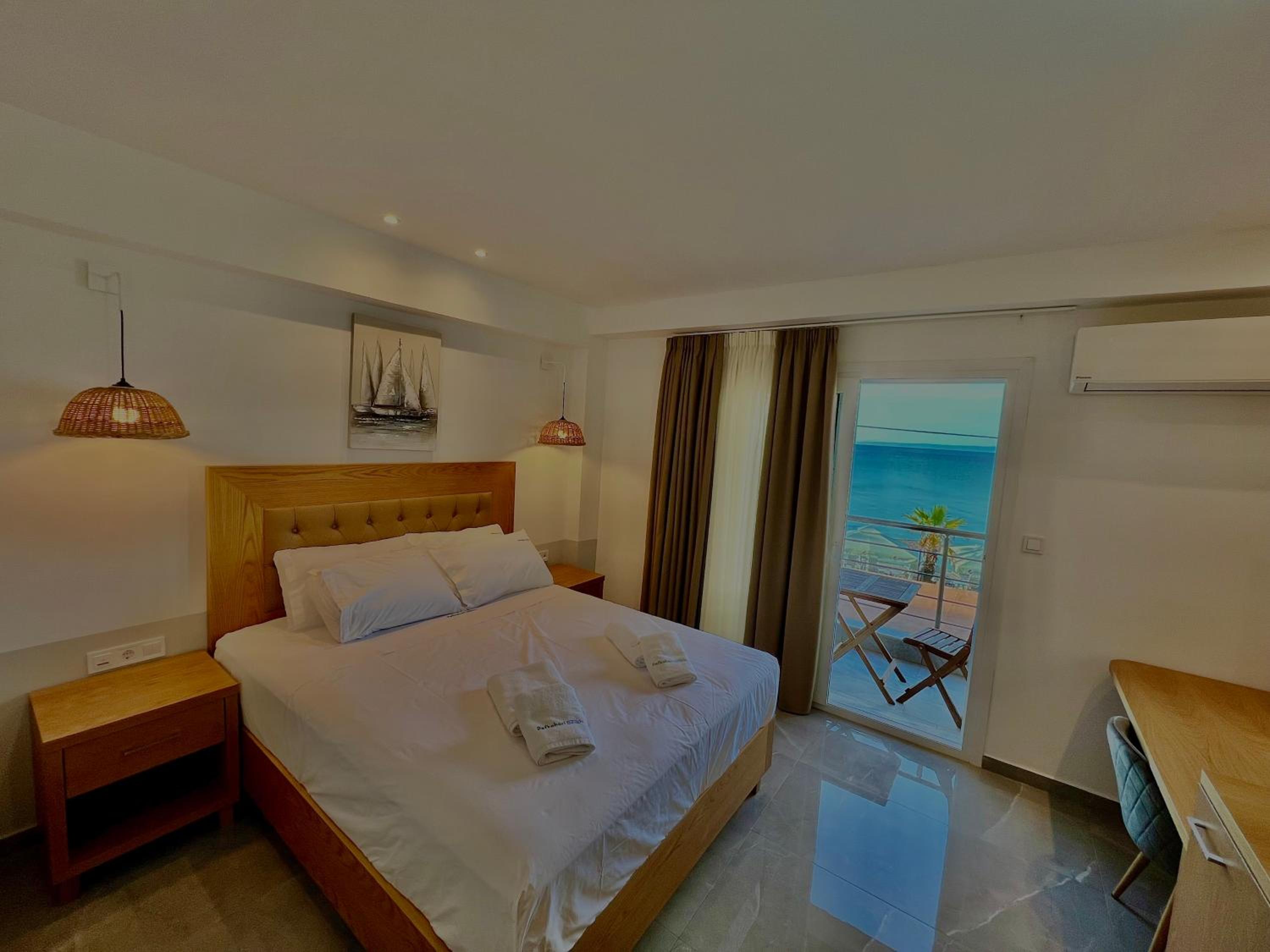 Queen Room with Sea View