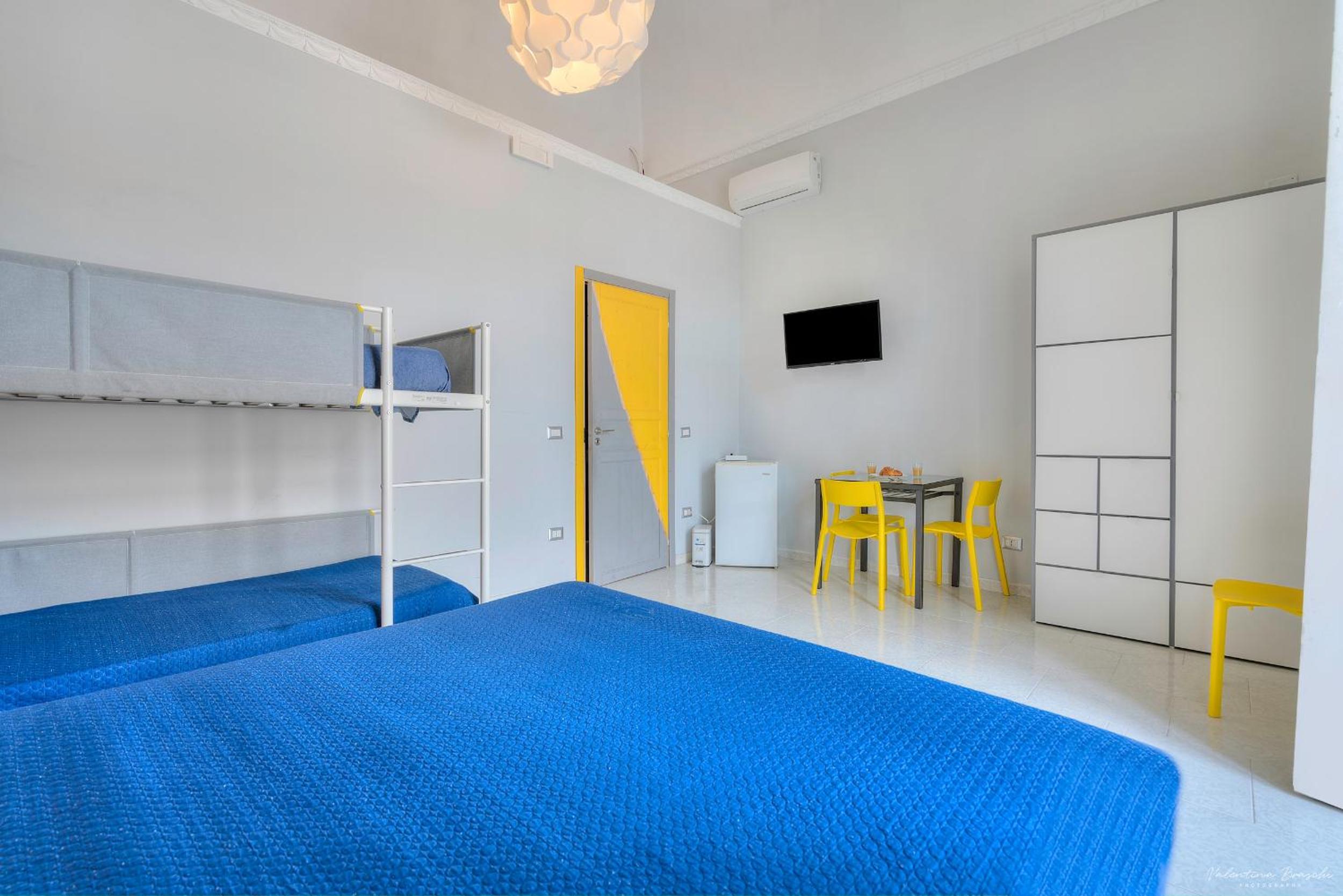 Quadruple Room with Private External Bathroom photo 1