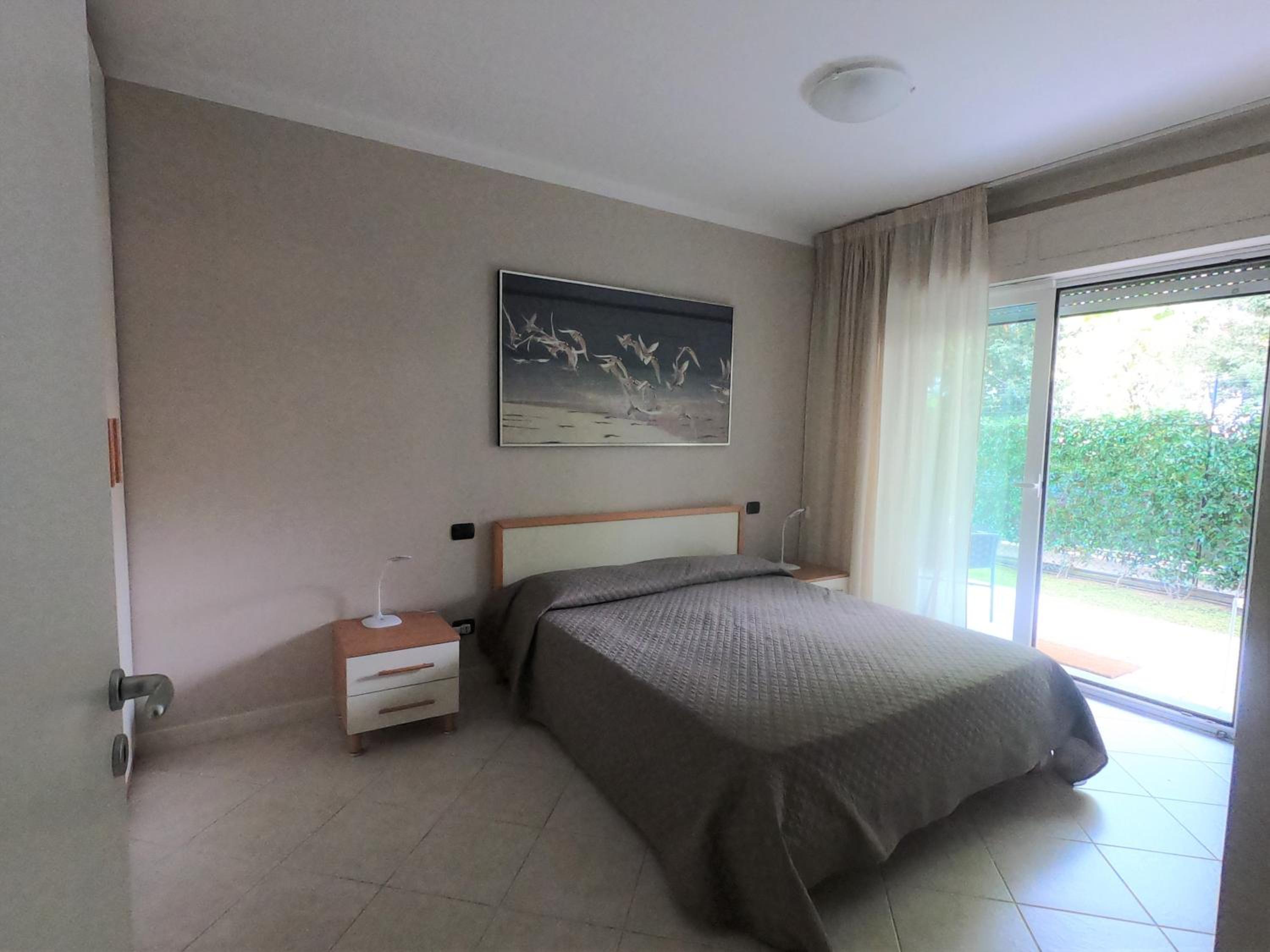Apartment with Garden View