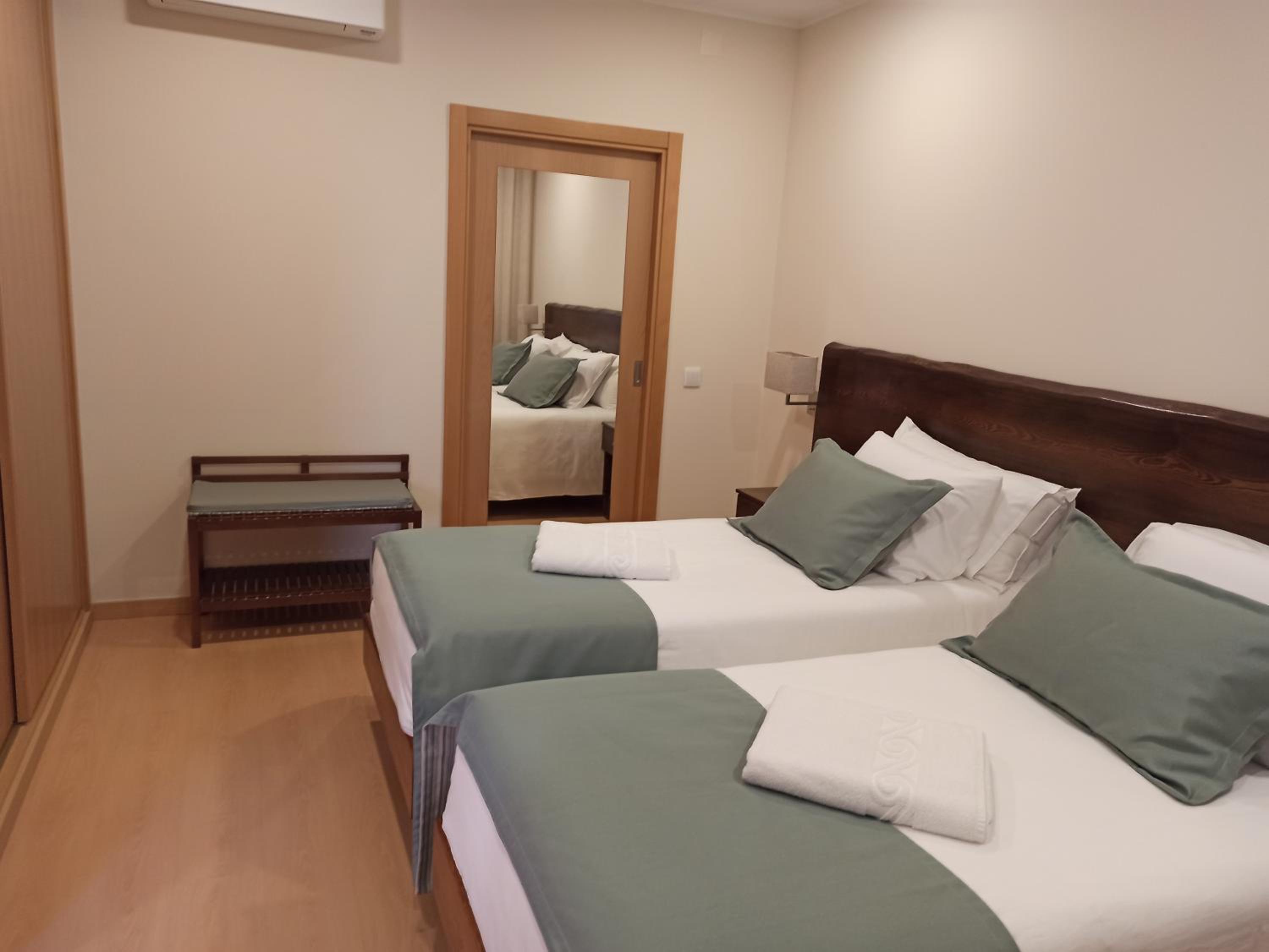 Double Room with Private Bathroom - Photo 4