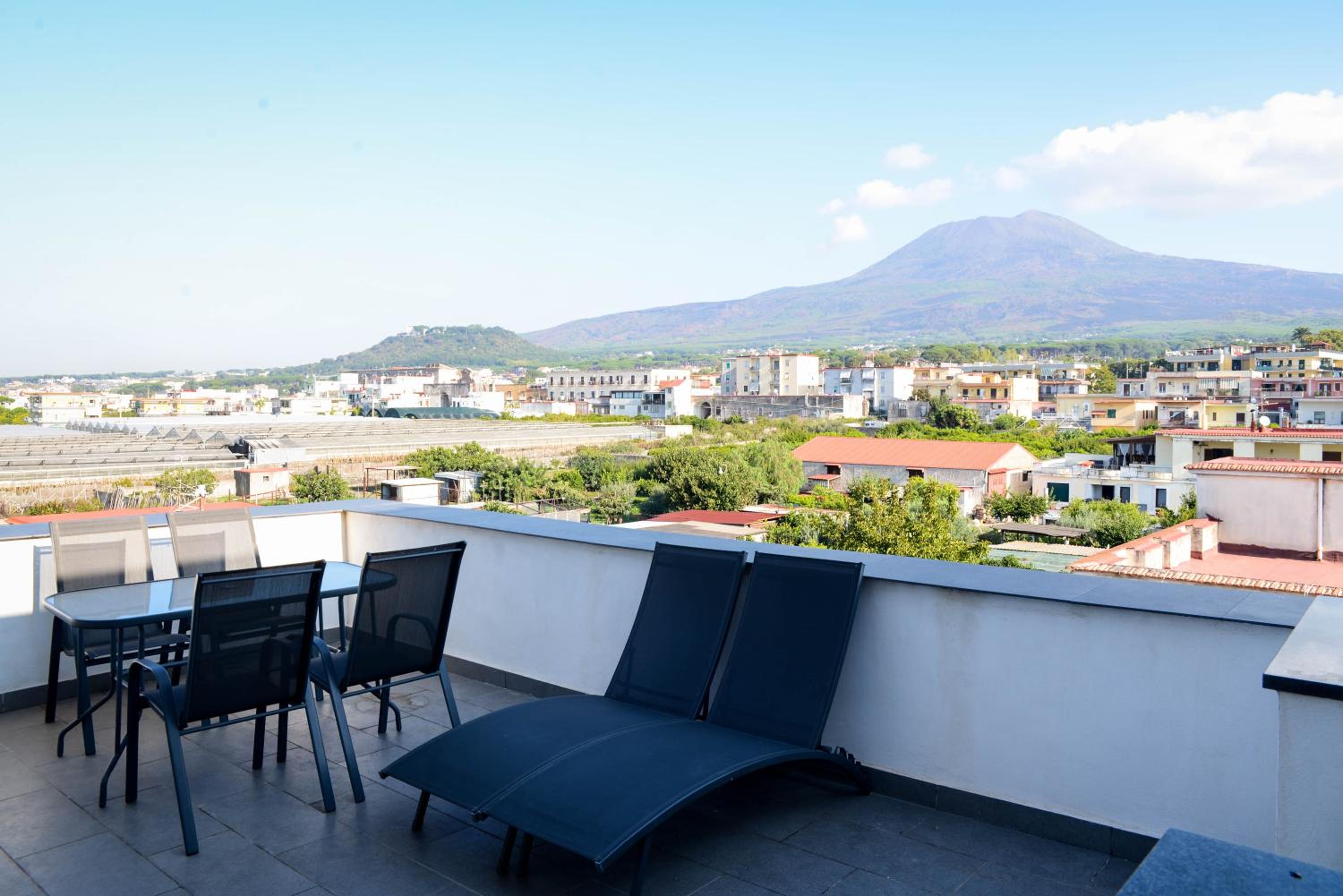 Apartment with Private External Bathroom and Terrace photo 3