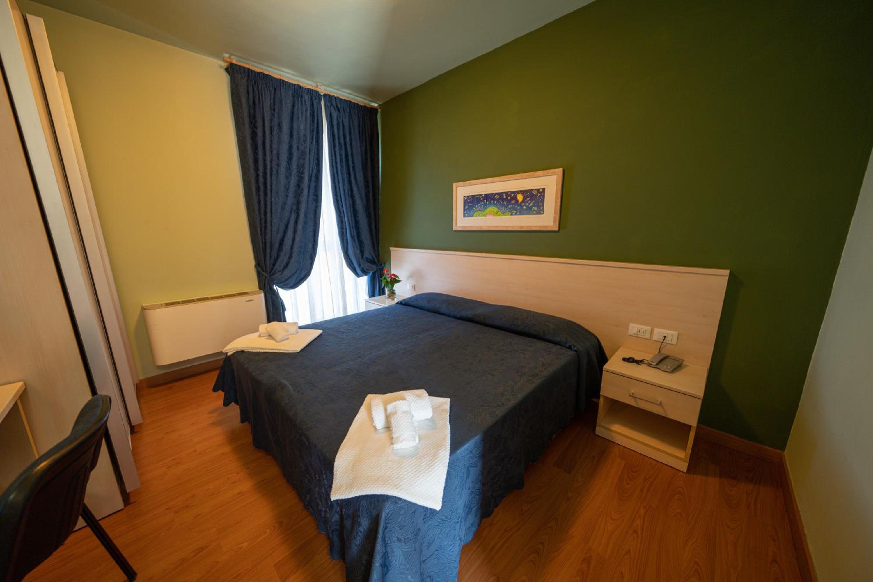 Standard Double Room - Photo 1
