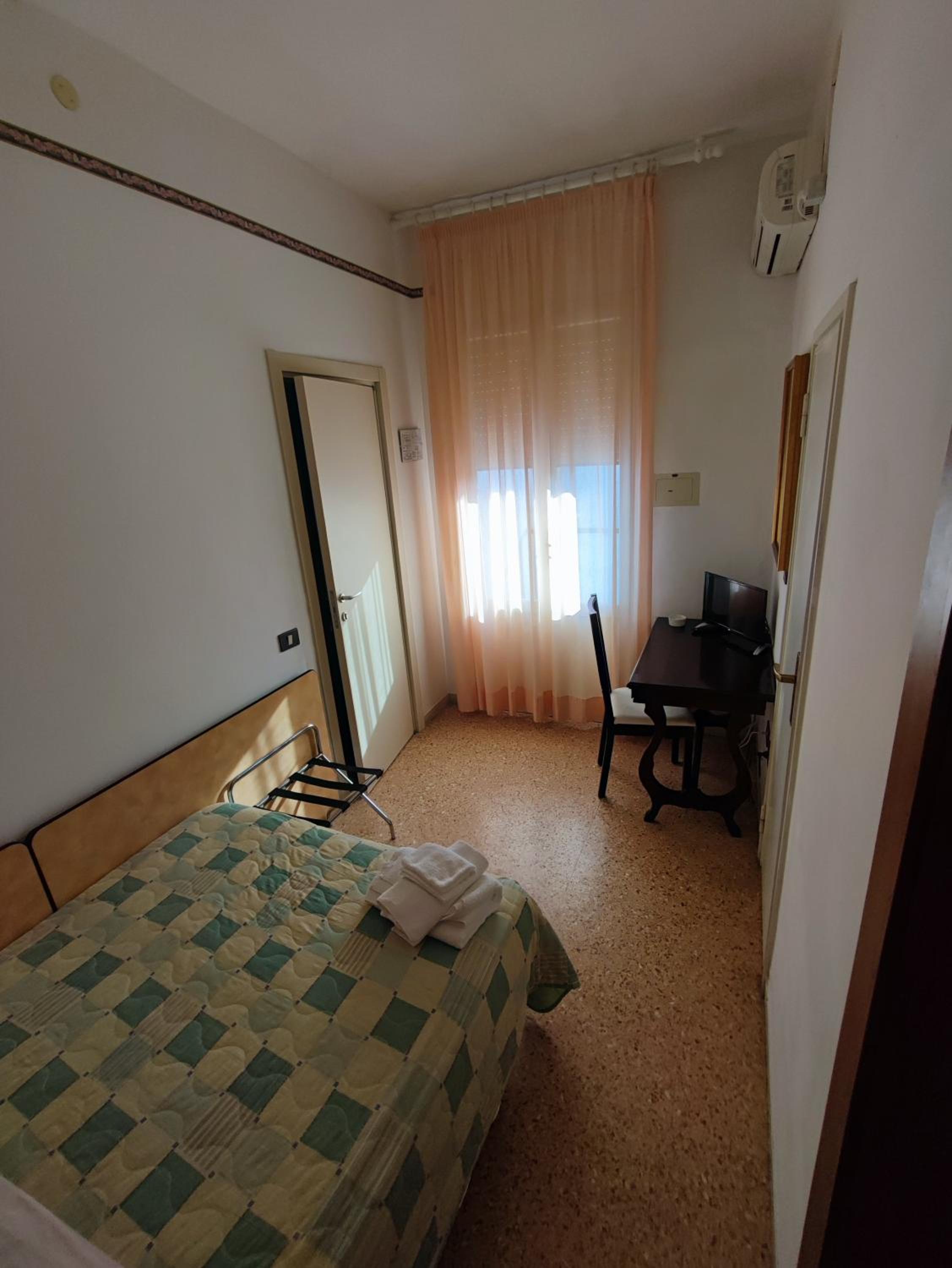 Single Room photo 1
