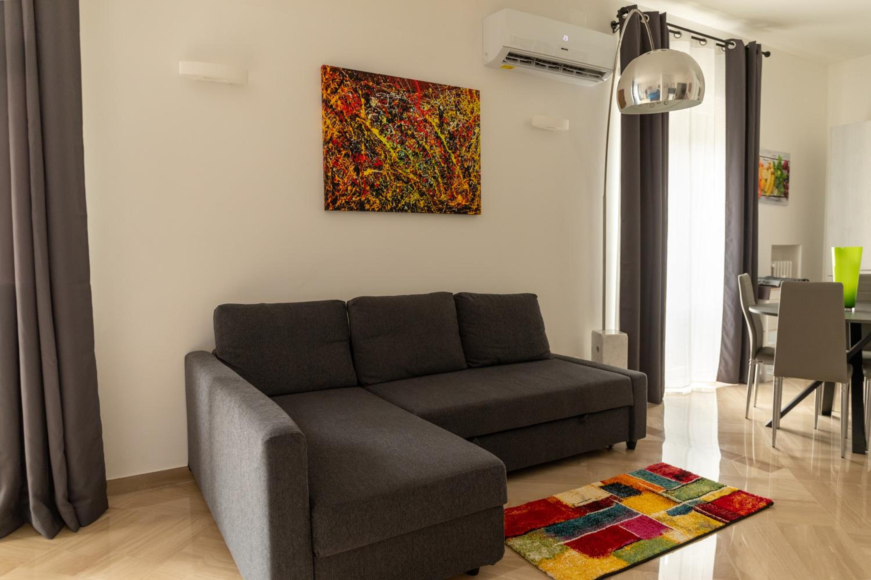 One-Bedroom Apartment