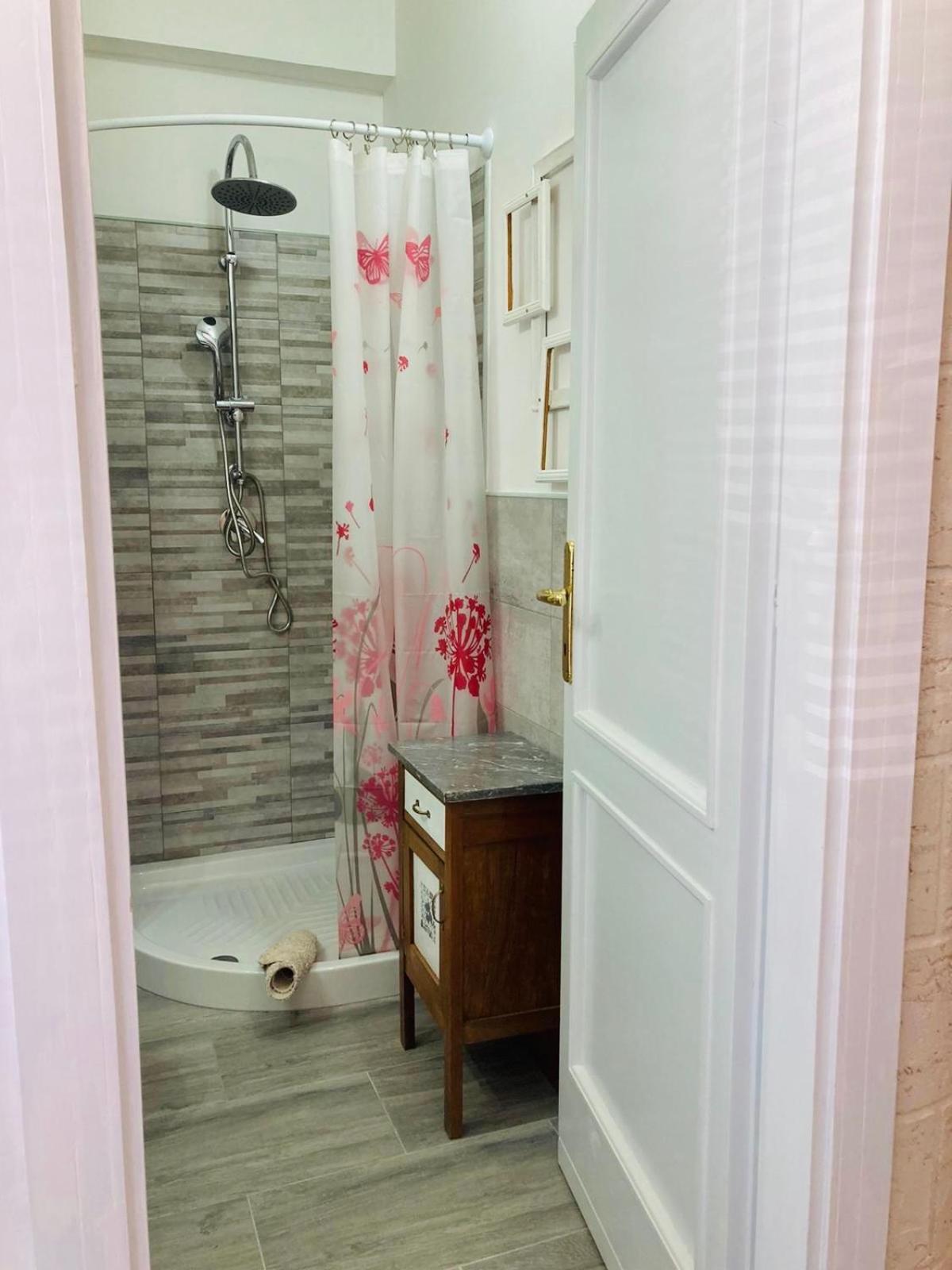 Large Double Room photo 2
