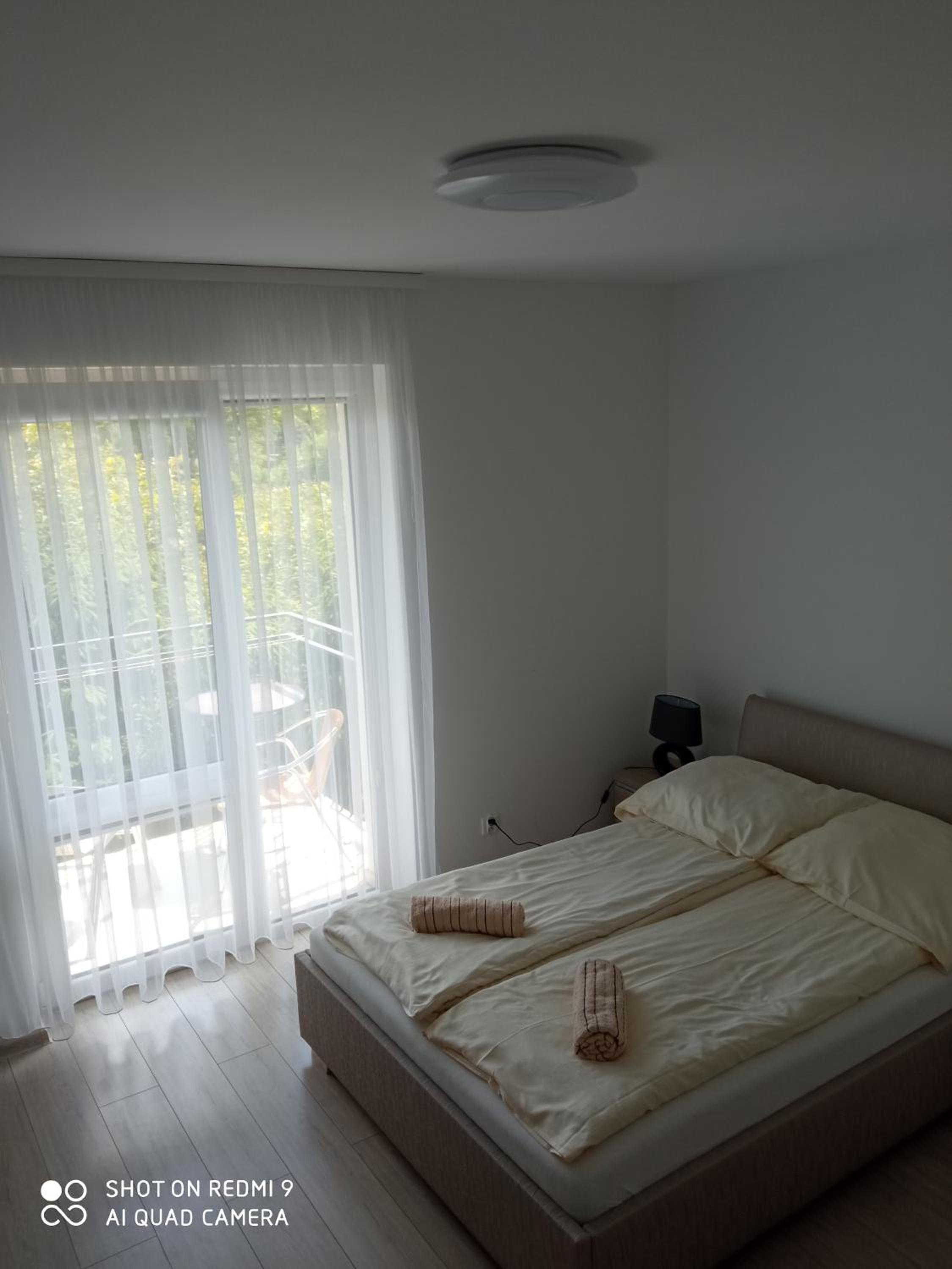 Deluxe Double Room with Balcony - Photo 9