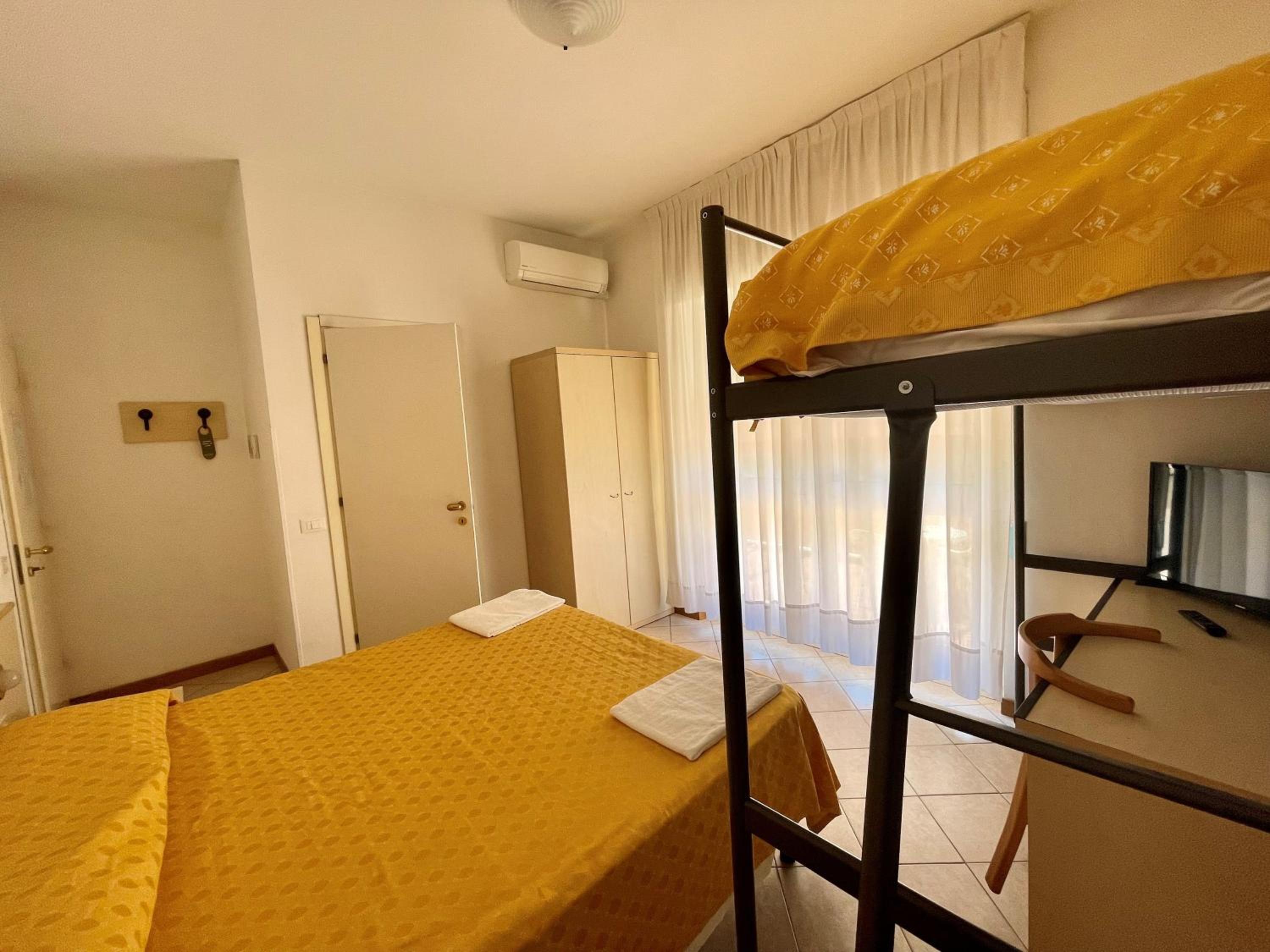 Triple Room - Photo 2