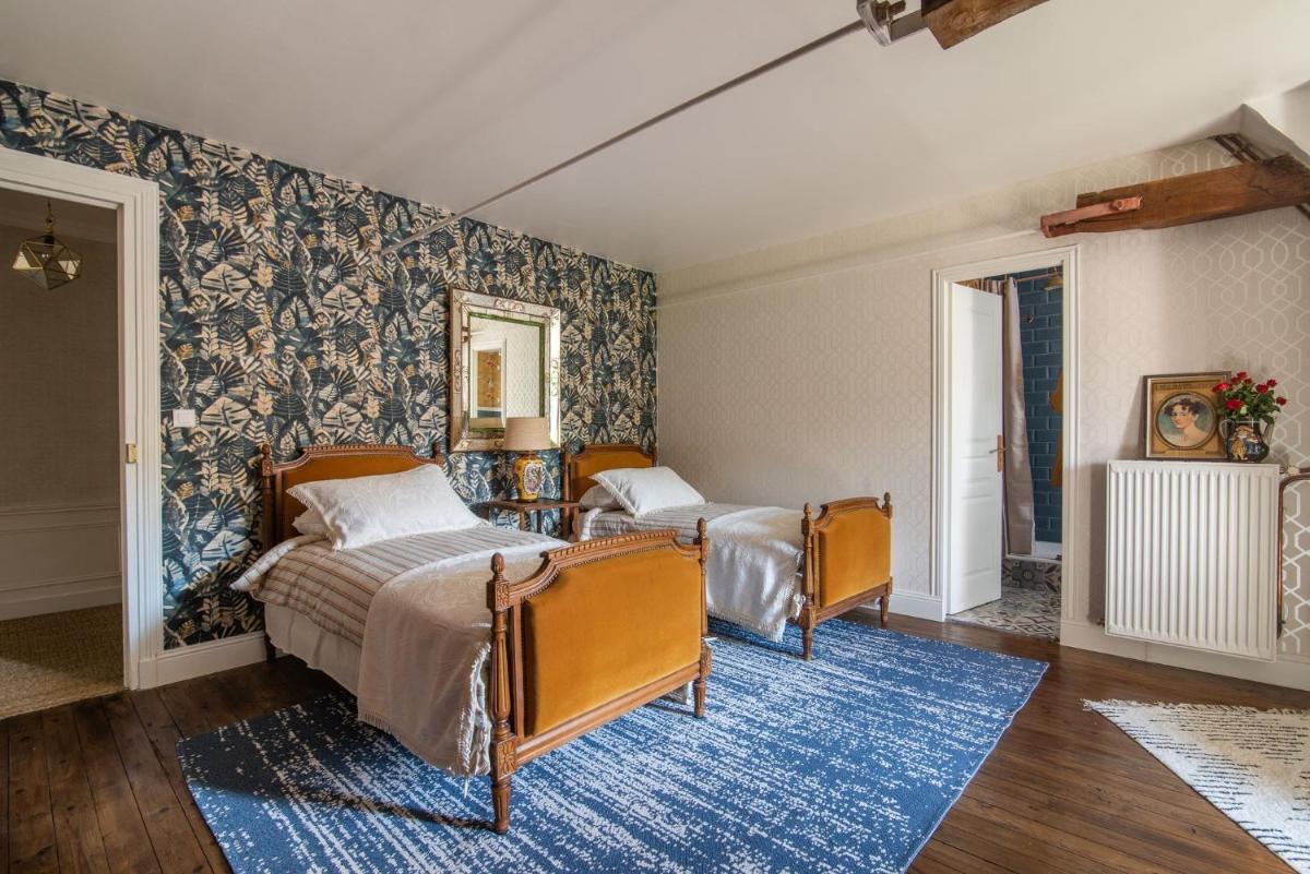 Twin Room with Private Bathroom - Photo 1