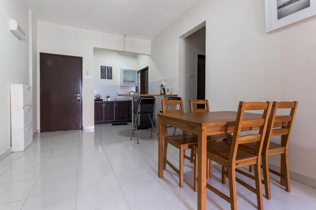 Three-Bedroom Apartment photo 1