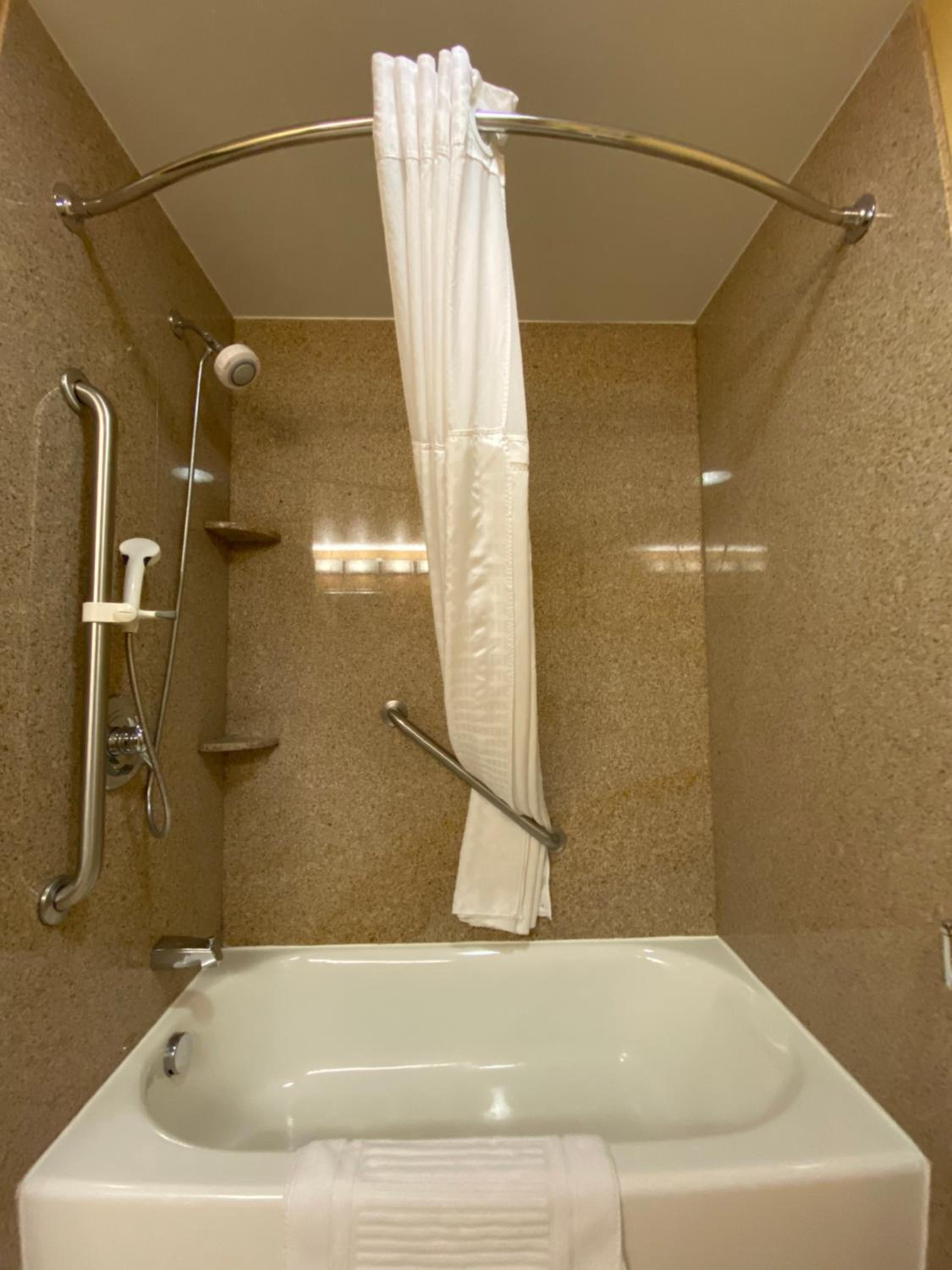 King Room - Accessible/Non-Smoking - Photo 2