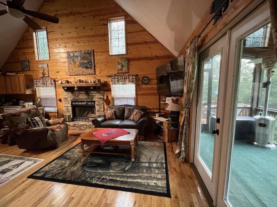 Three-Bedroom Chalet photo 1