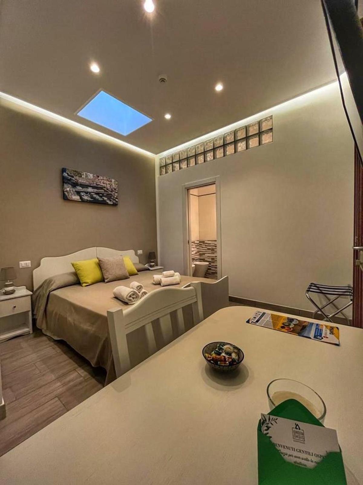 Double Room with Private Bathroom - Photo 17