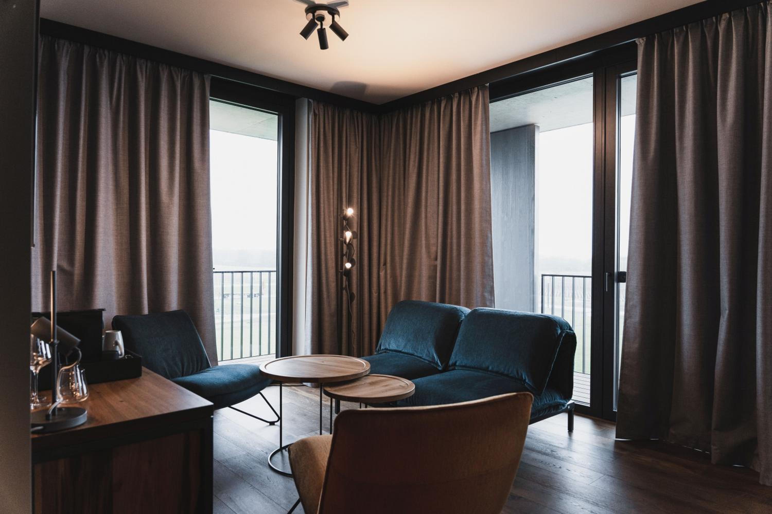 Deluxe Suite photo 2