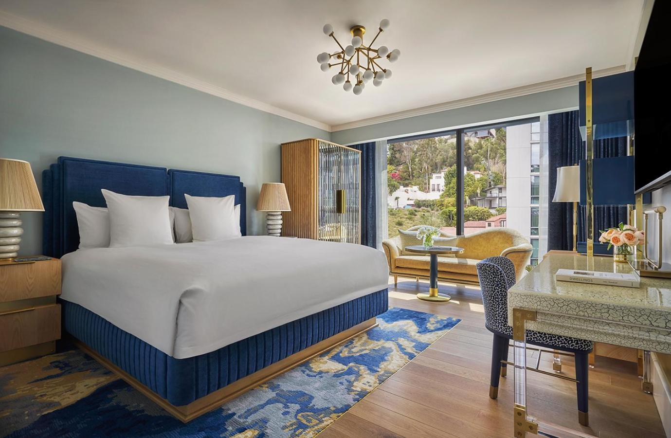 Hollywood King Room with One King Bed (Non Smoking)