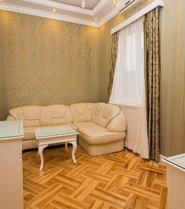 Queen Suite