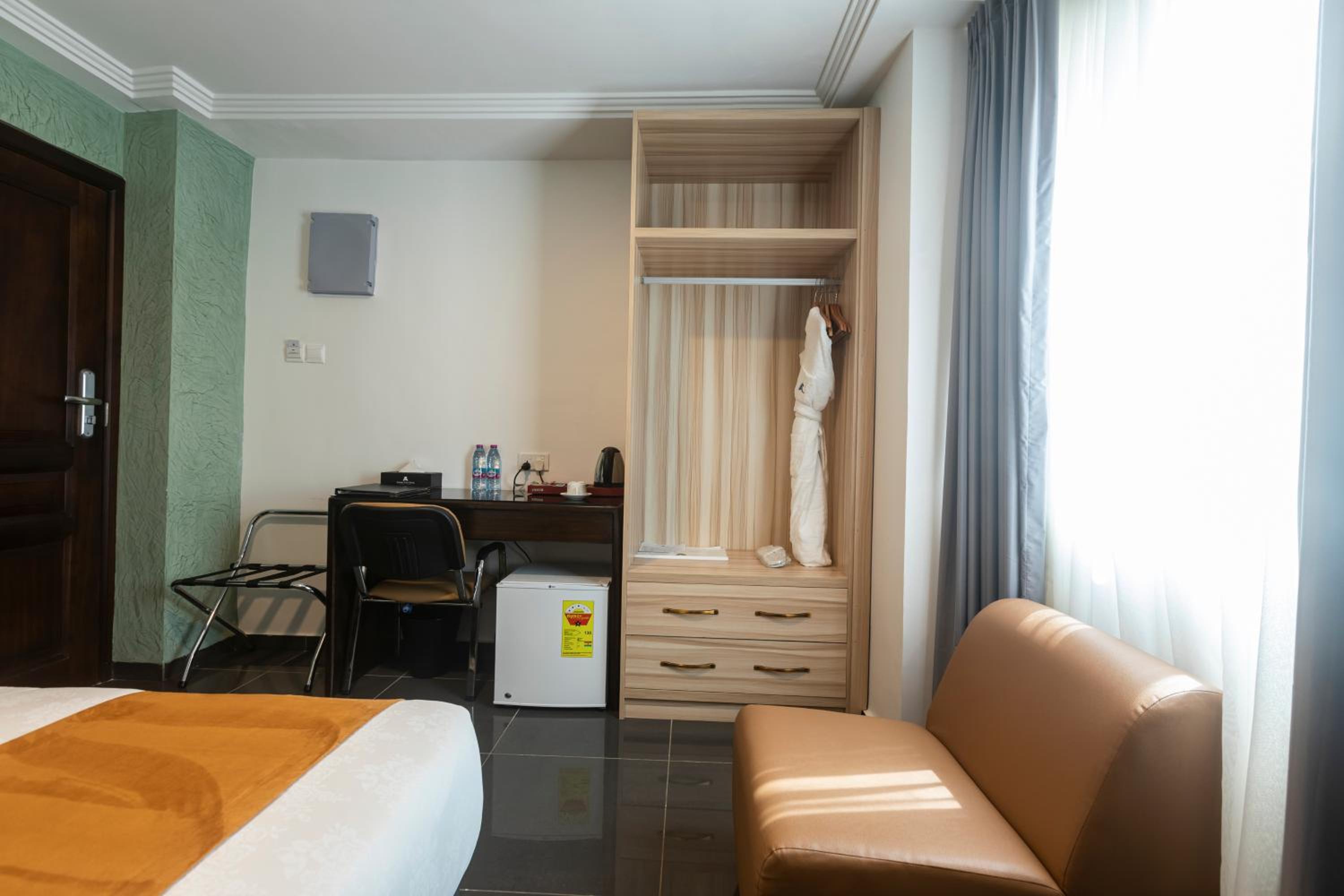 Standard Single Room with 1 Adult Occupancy (Non Smoking) photo 3