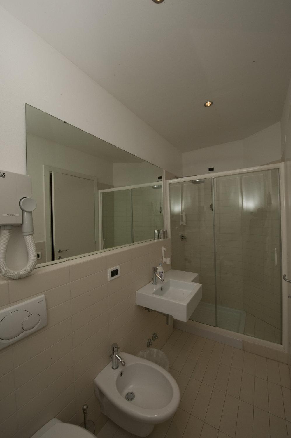 Double Room - Photo 4