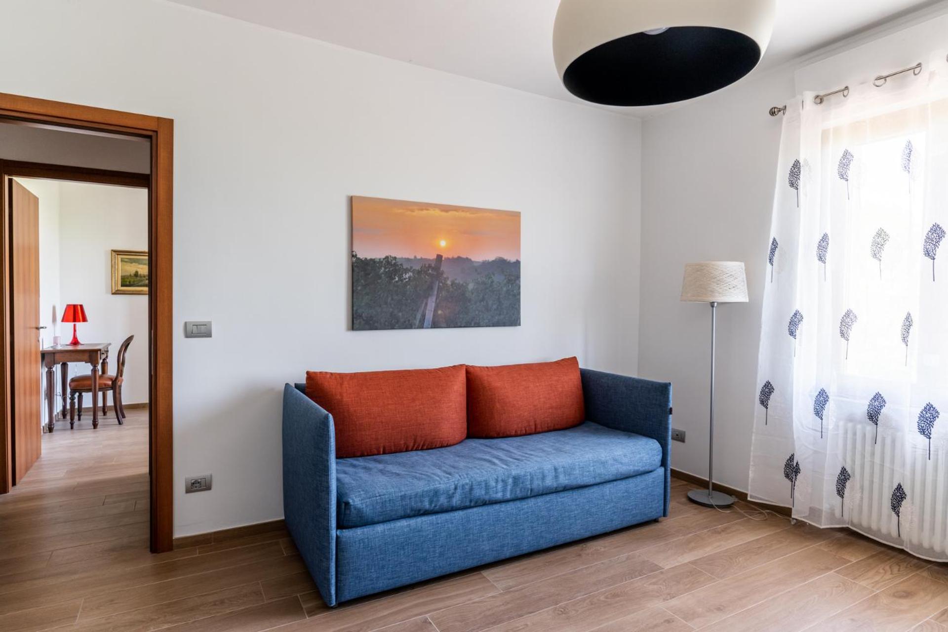 One-Bedroom Apartment photo 1