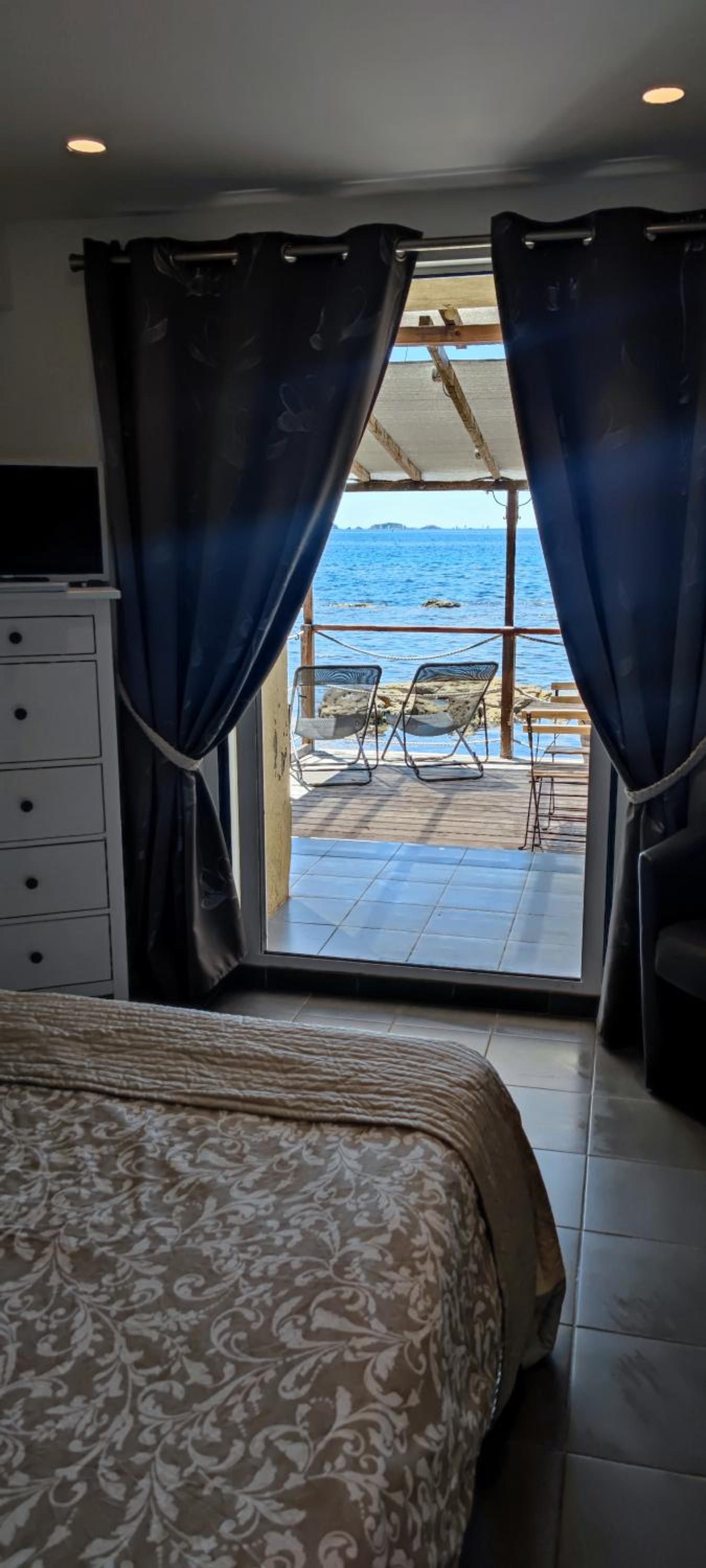 Superior Quadruple Room with Sea View photo 3