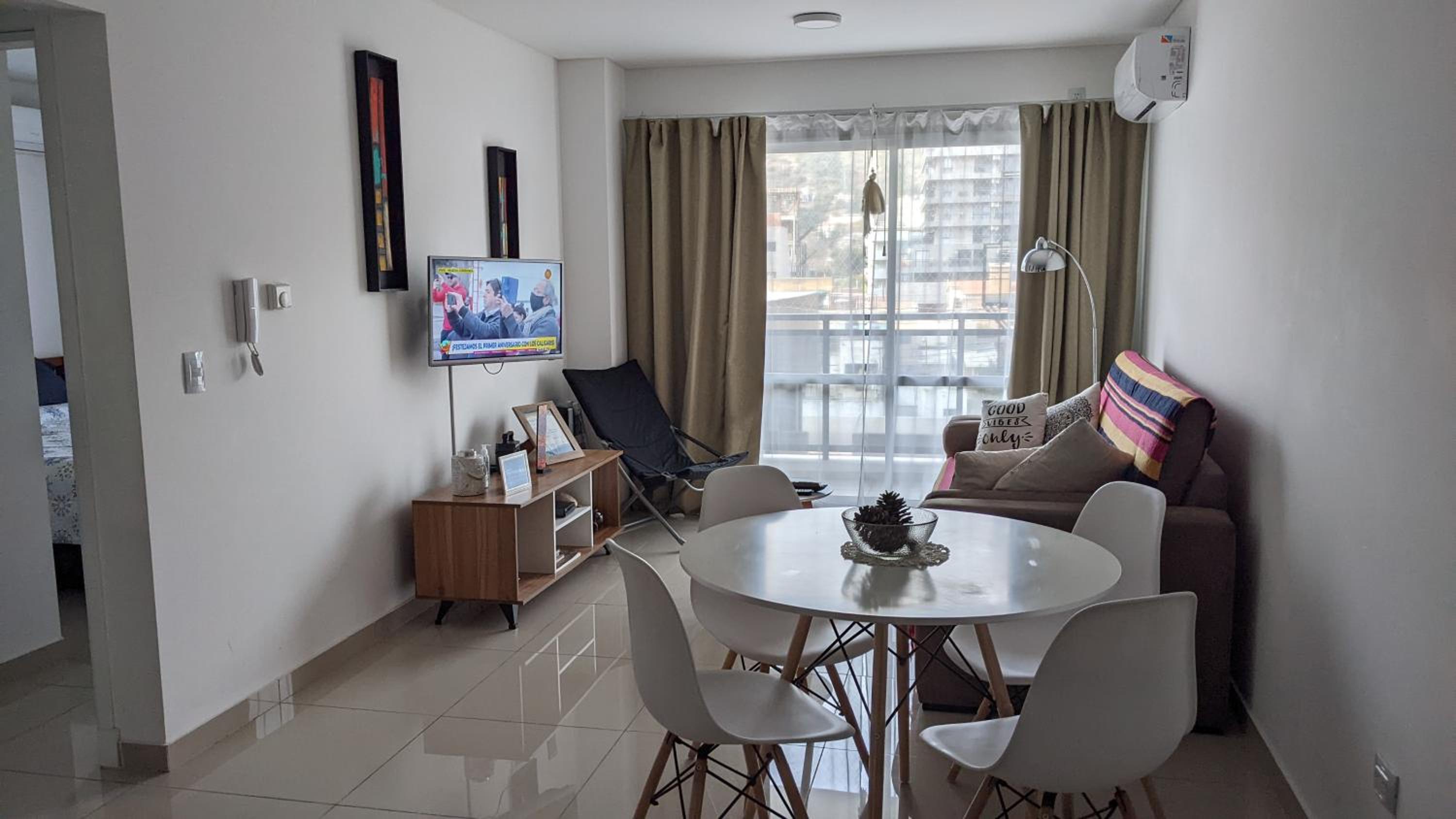 One-Bedroom Apartment photo 2