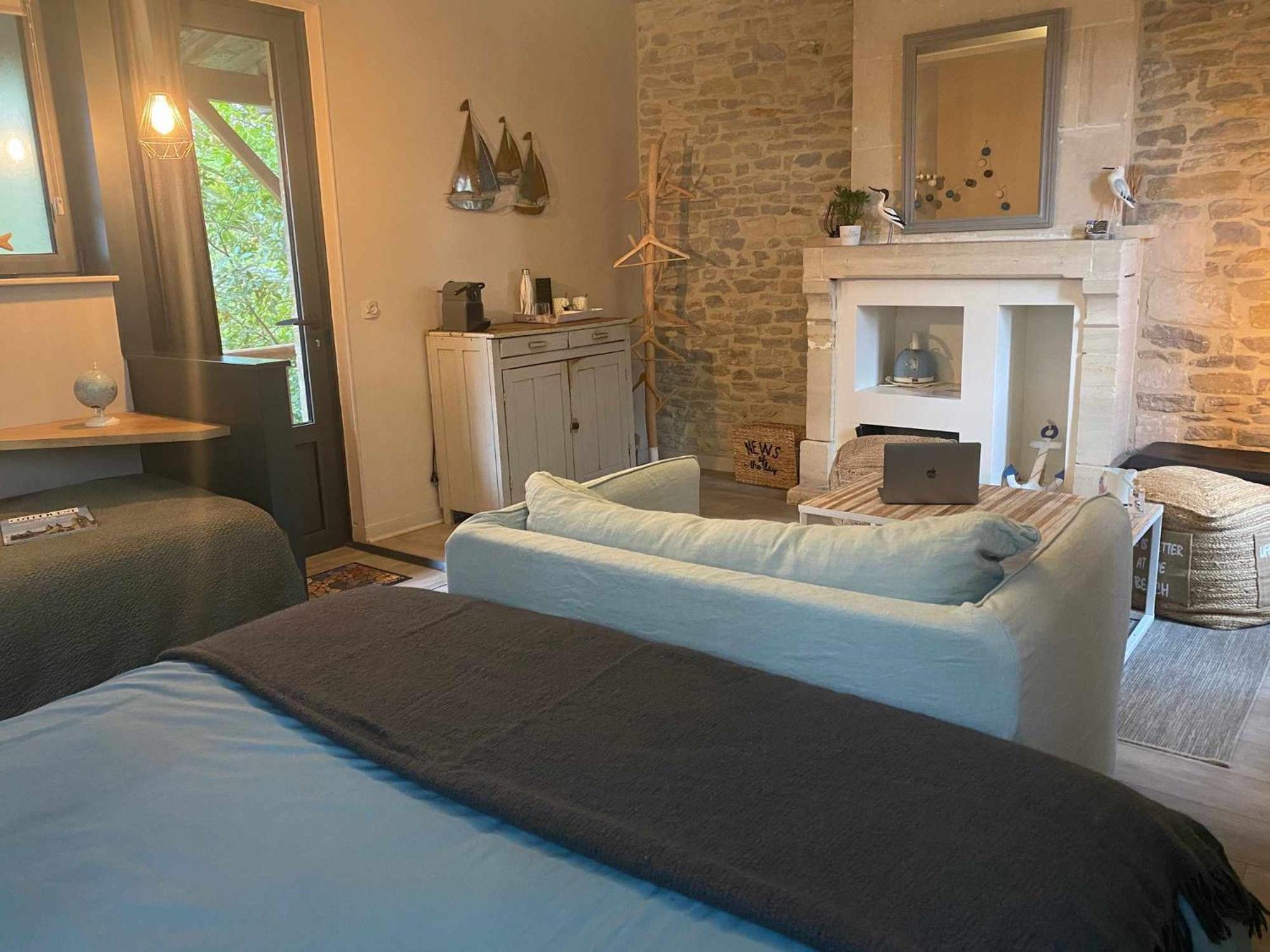 Family Room with Shared Bathroom (3 Adults 1 Child) photo 3