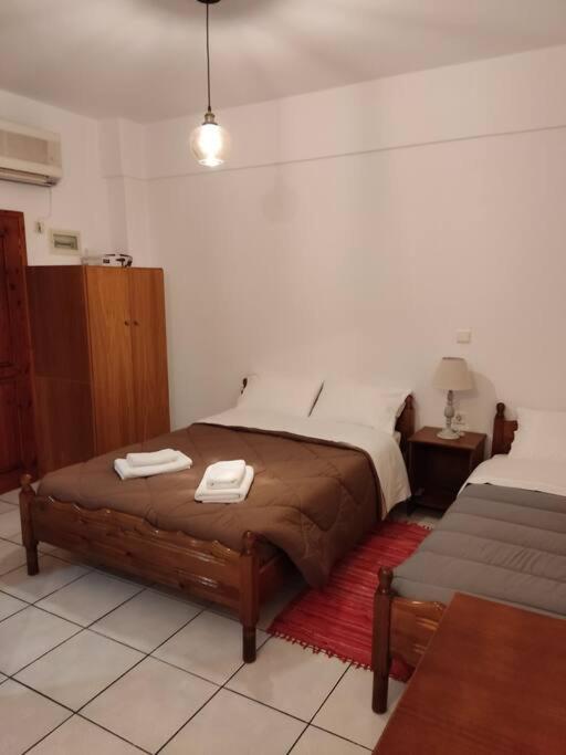 One-Bedroom Apartment - Photo 2