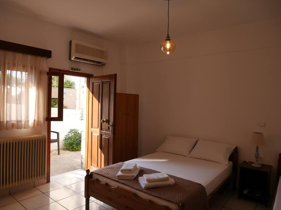 One-Bedroom Apartment - Photo 8