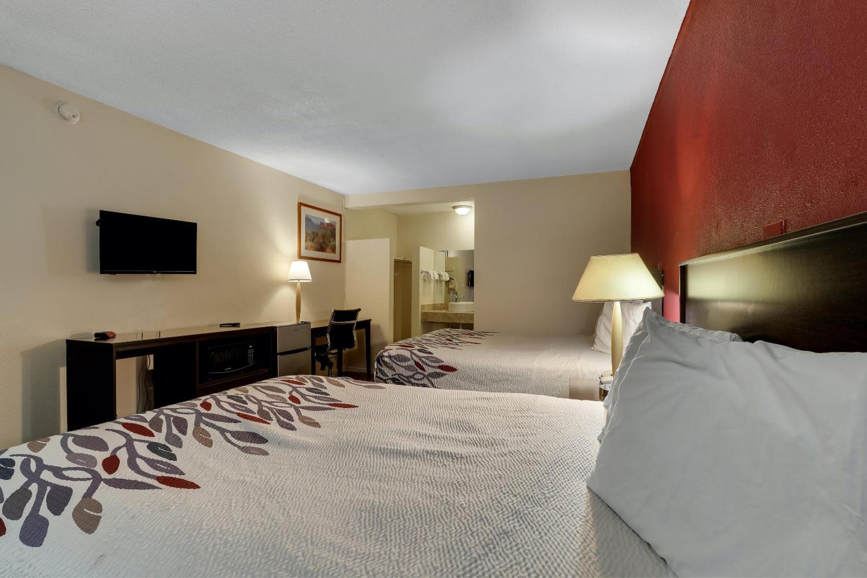  Superior Room with Two Queen Beds Non-Smoking photo 2