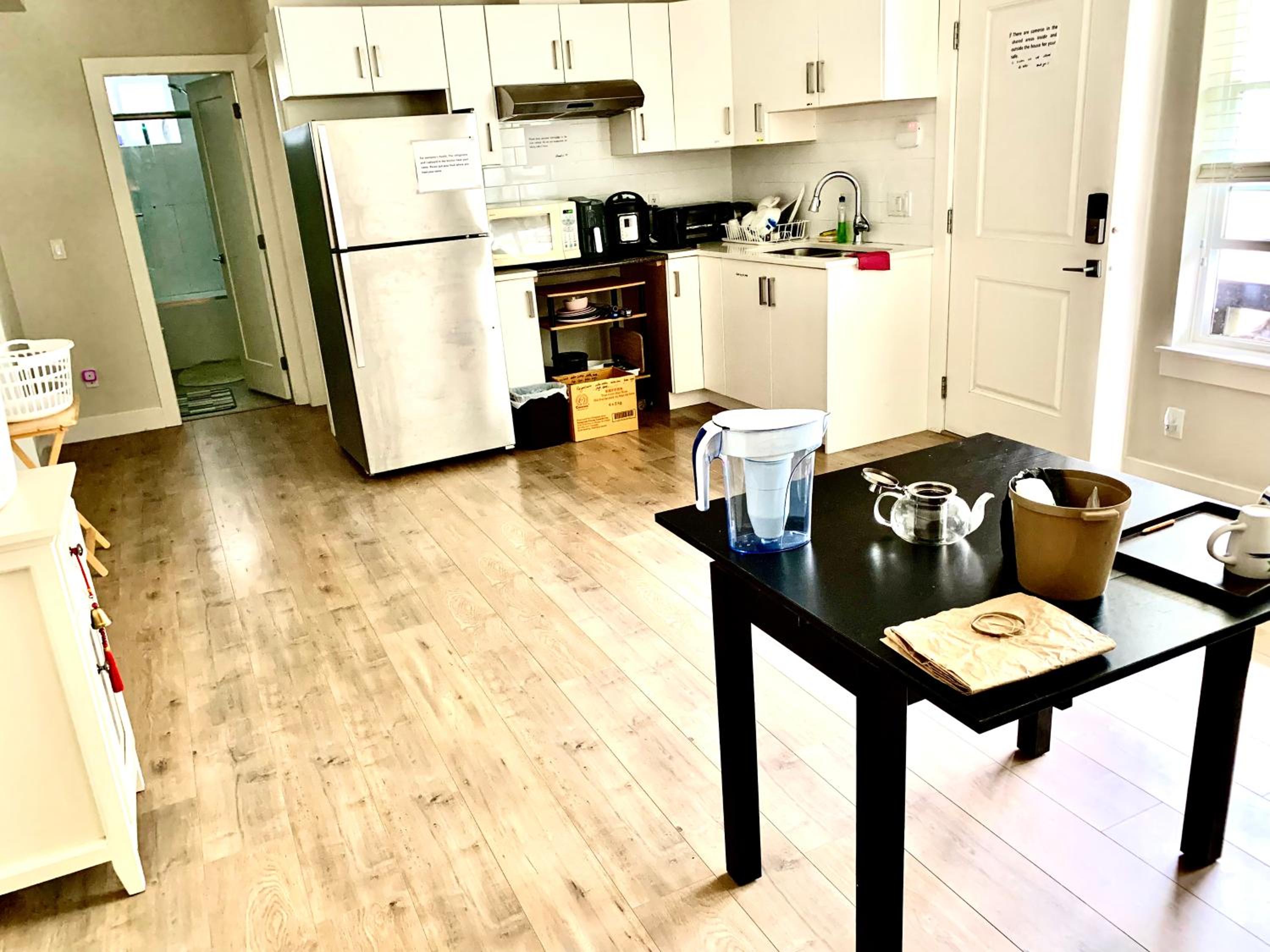 Family Room with Private Bathroom - Photo 6