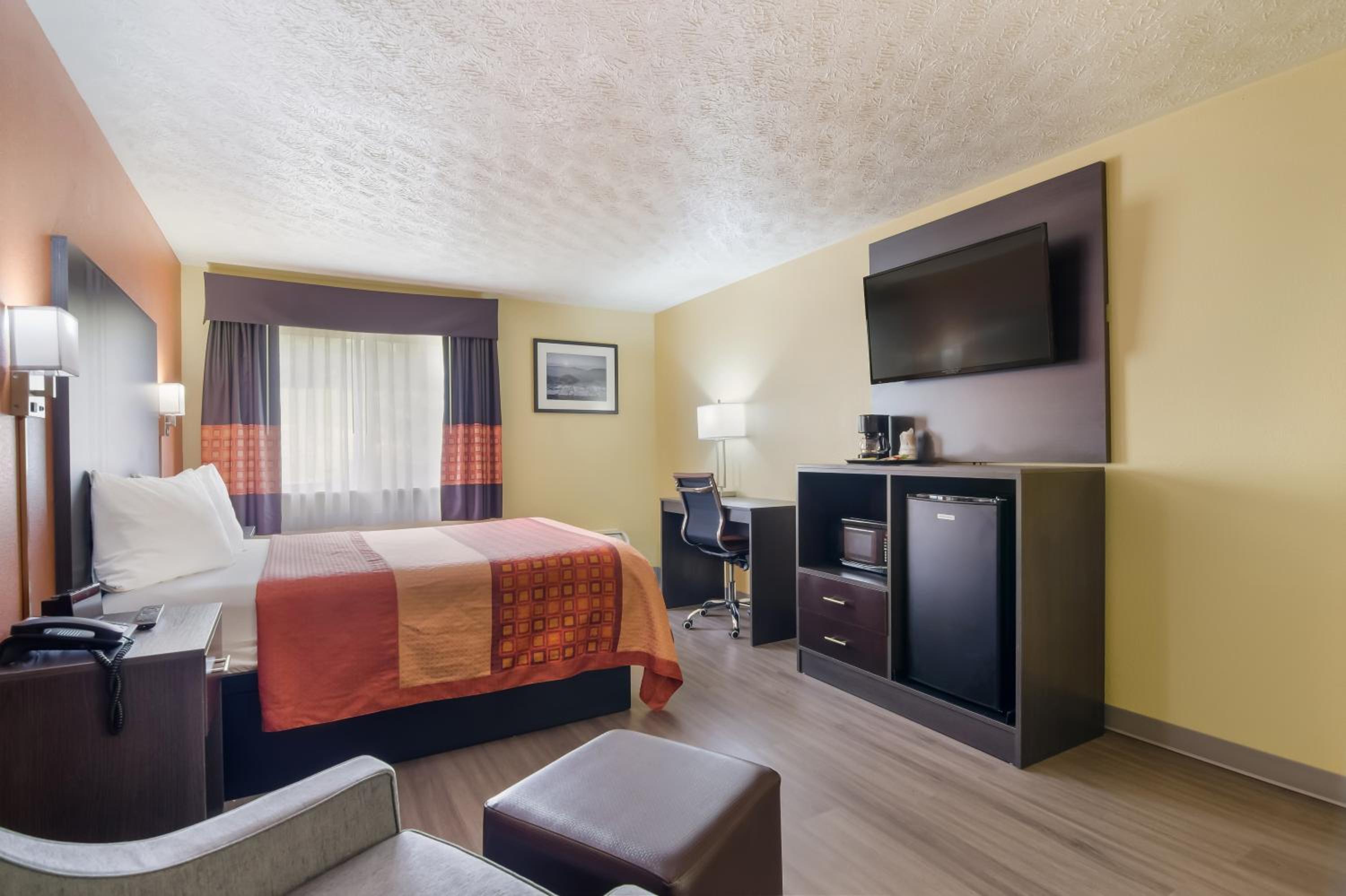 Queen Room - Disability Access - Photo 3