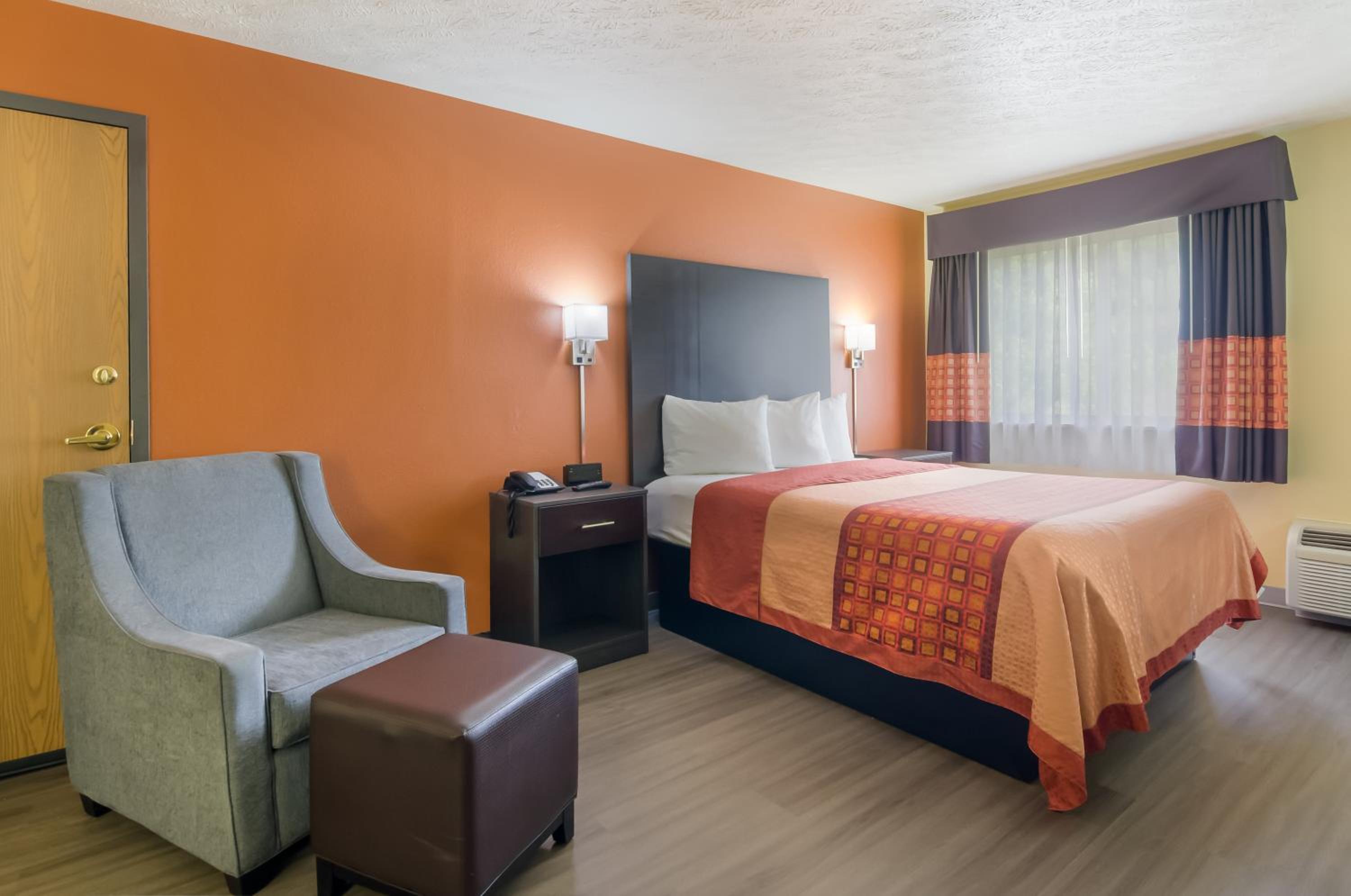 Queen Room - Disability Access - Photo 2