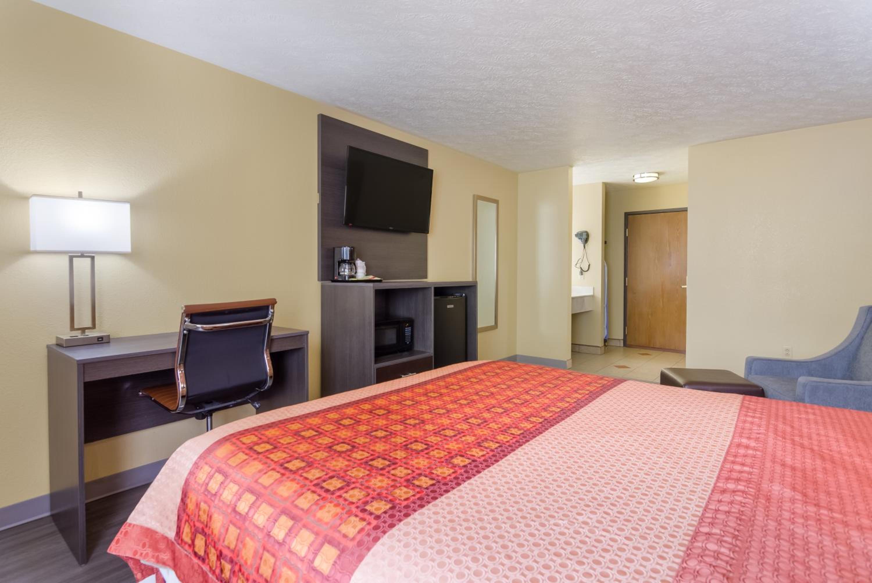 Queen Room - Disability Access - Photo 1