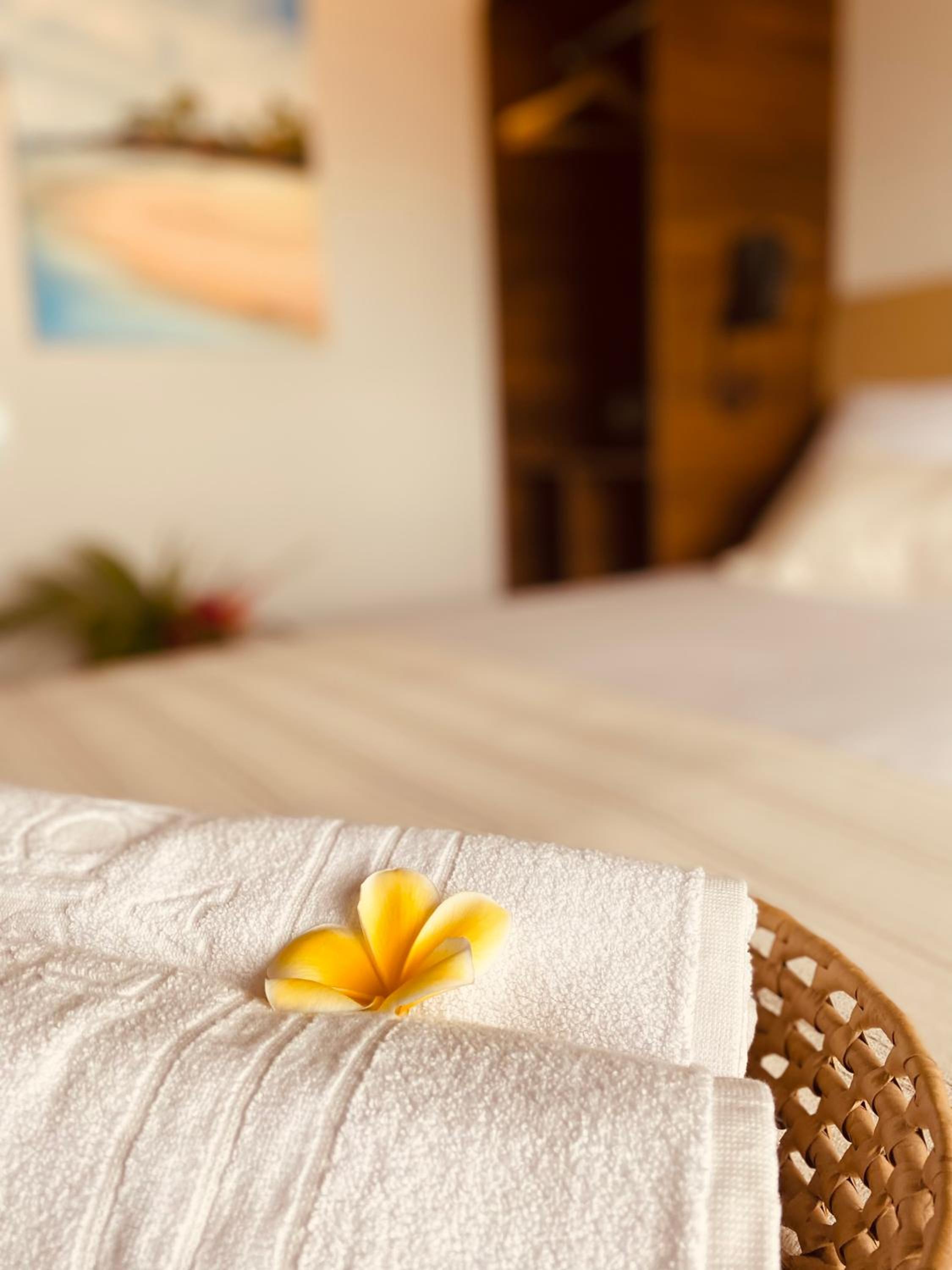 Deluxe Double Room with Side Sea View - Photo 4