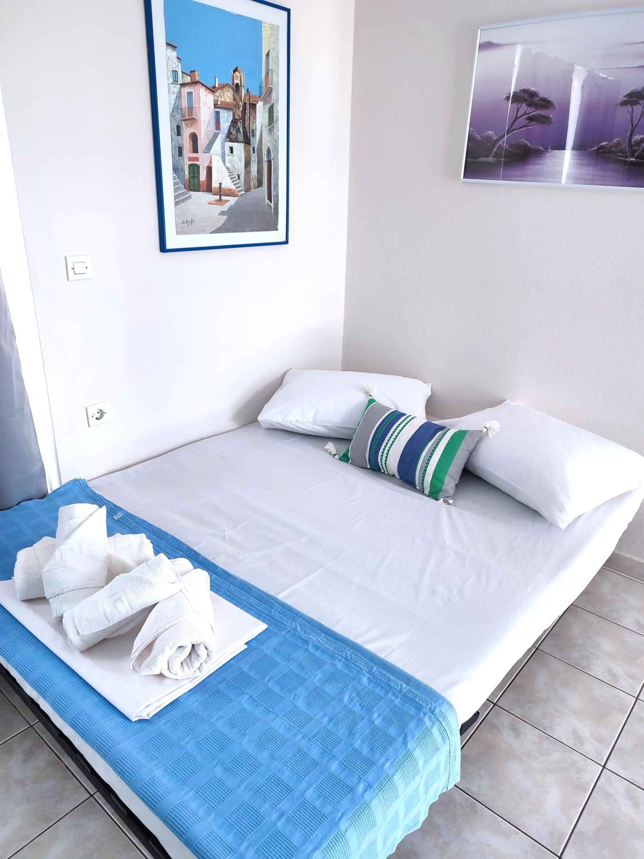 Apartment with Balcony - Photo 35