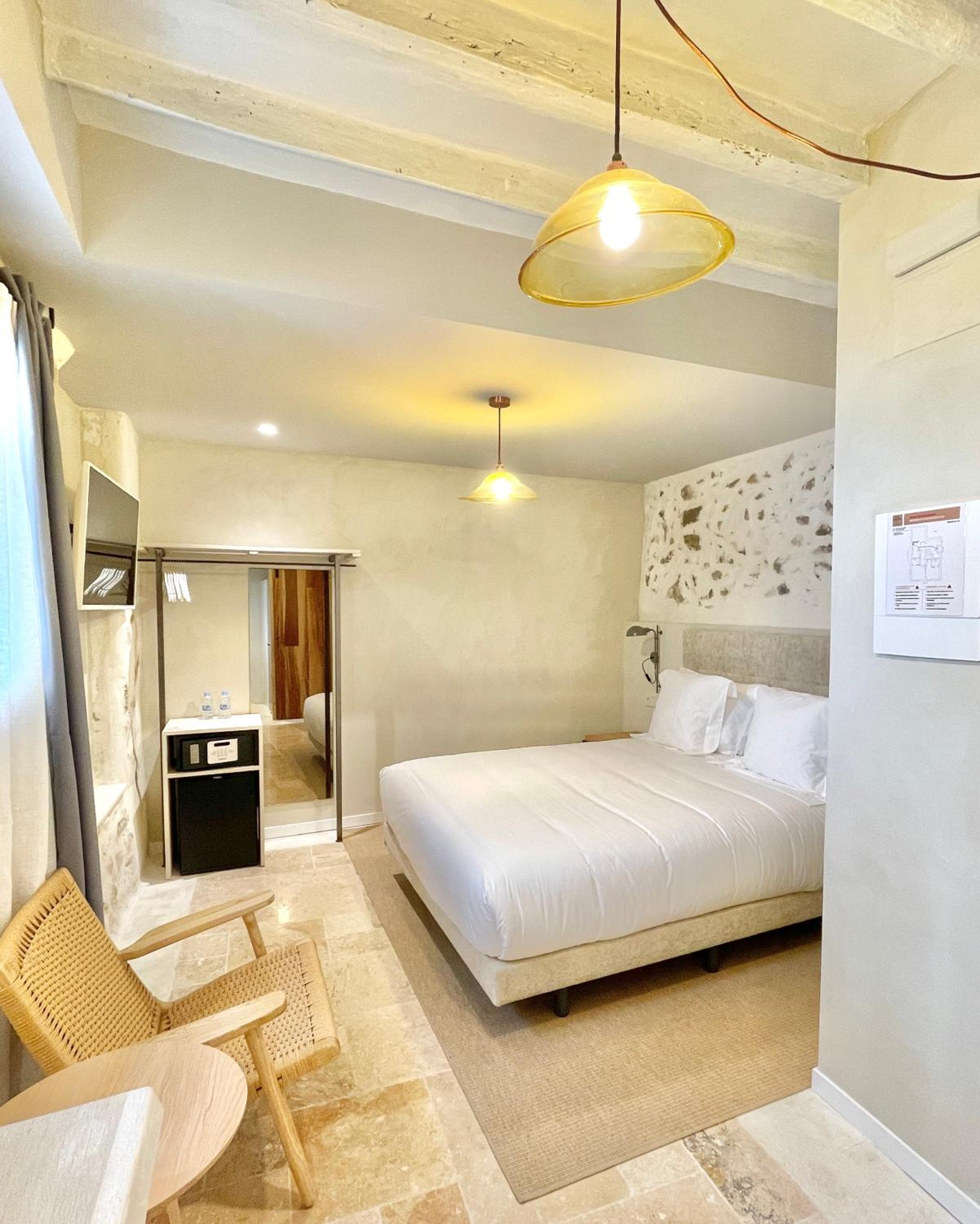 Standard Double Room - Photo 3