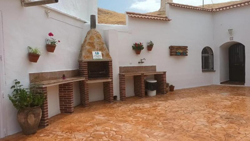 Three-Bedroom House - Photo 18